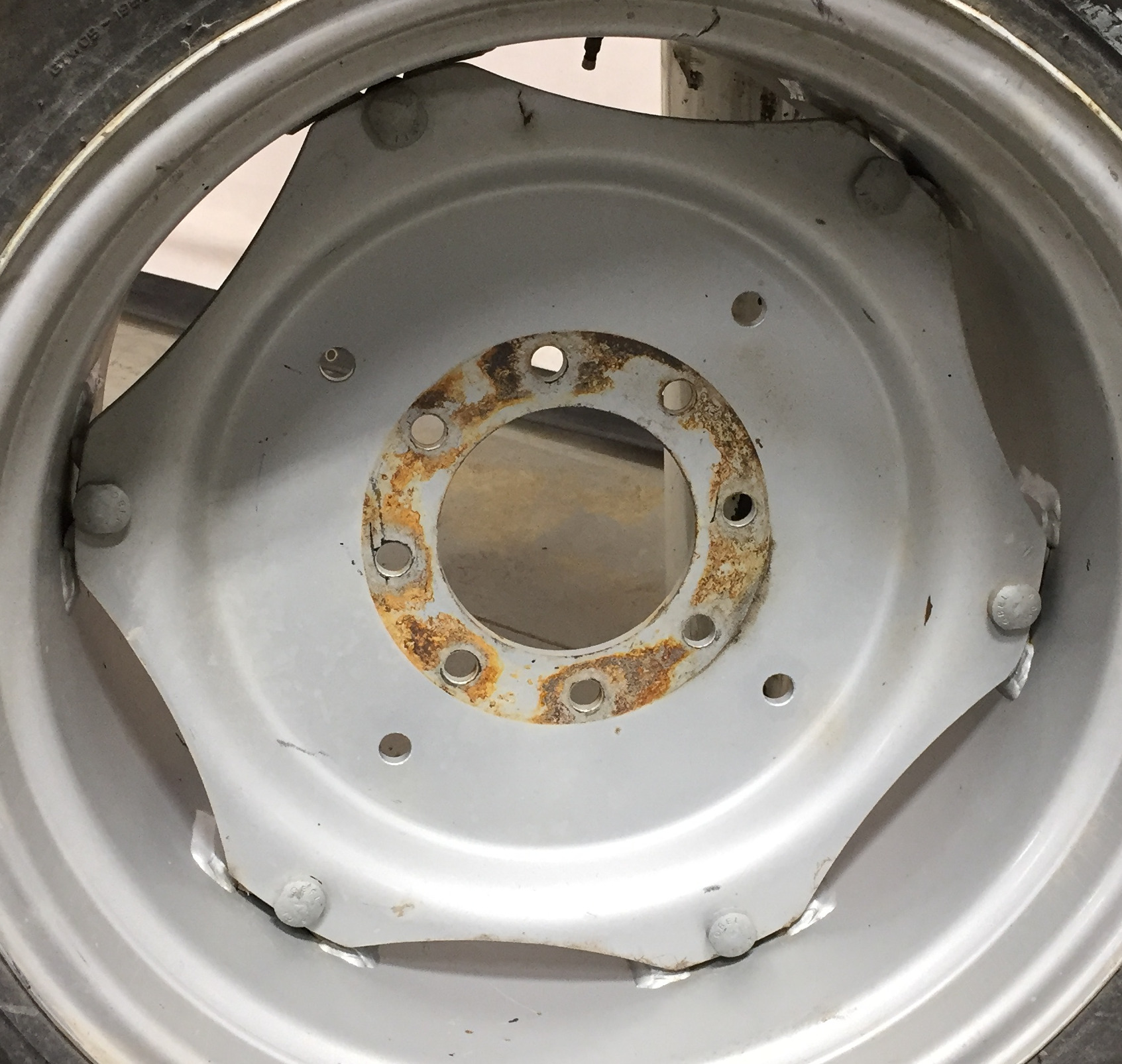 24'' Rim with Clamp/Loop Style Rim Center WT007635CTR