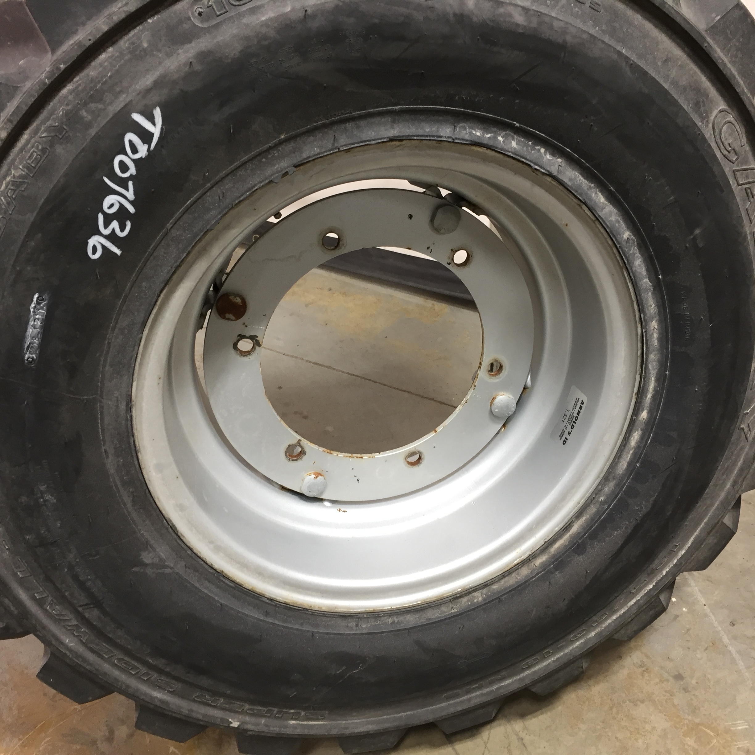 Rim with Clamp/Loop Style WT007636