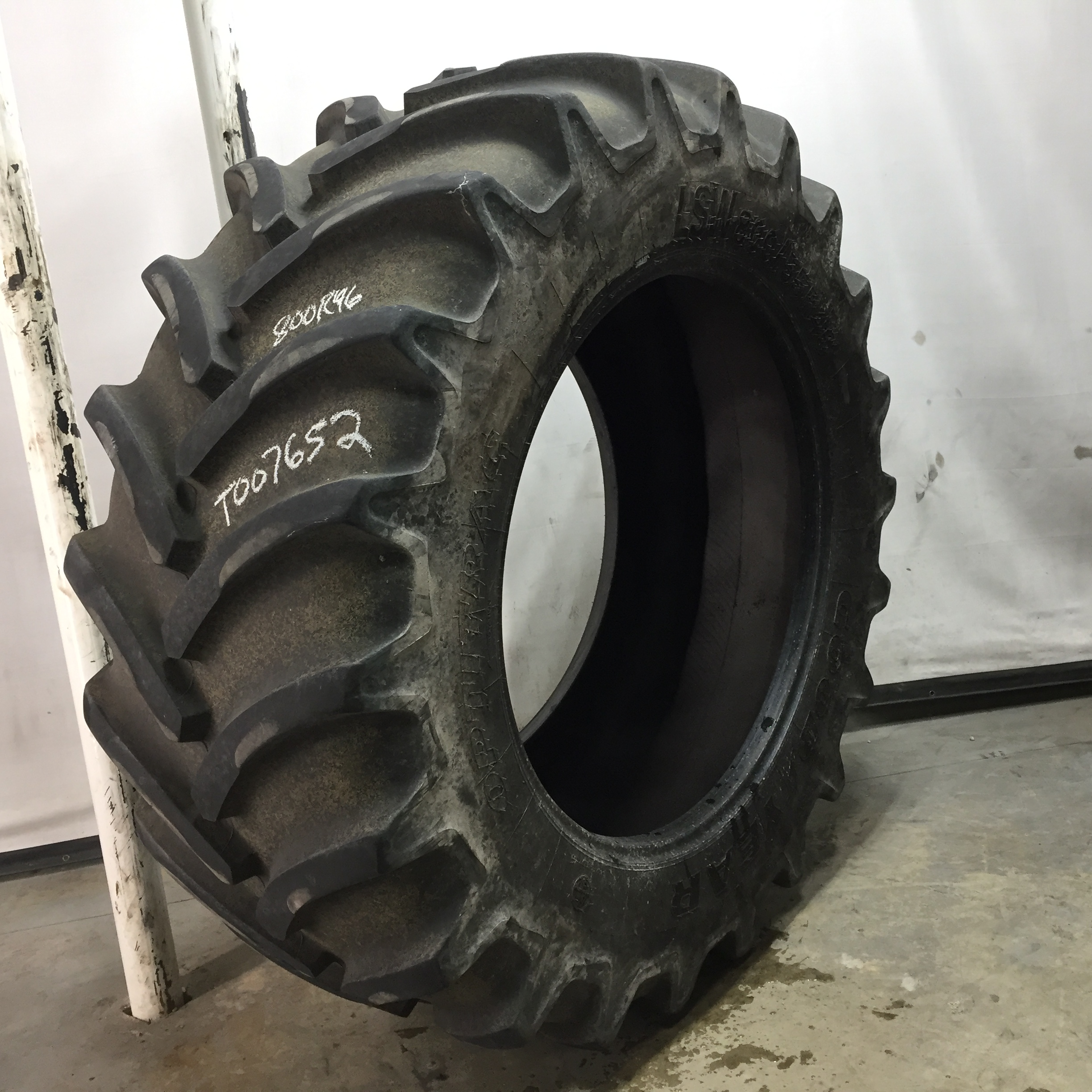 800/55R46 Goodyear Farm DT830 Optitrac R-1W Tire T007652