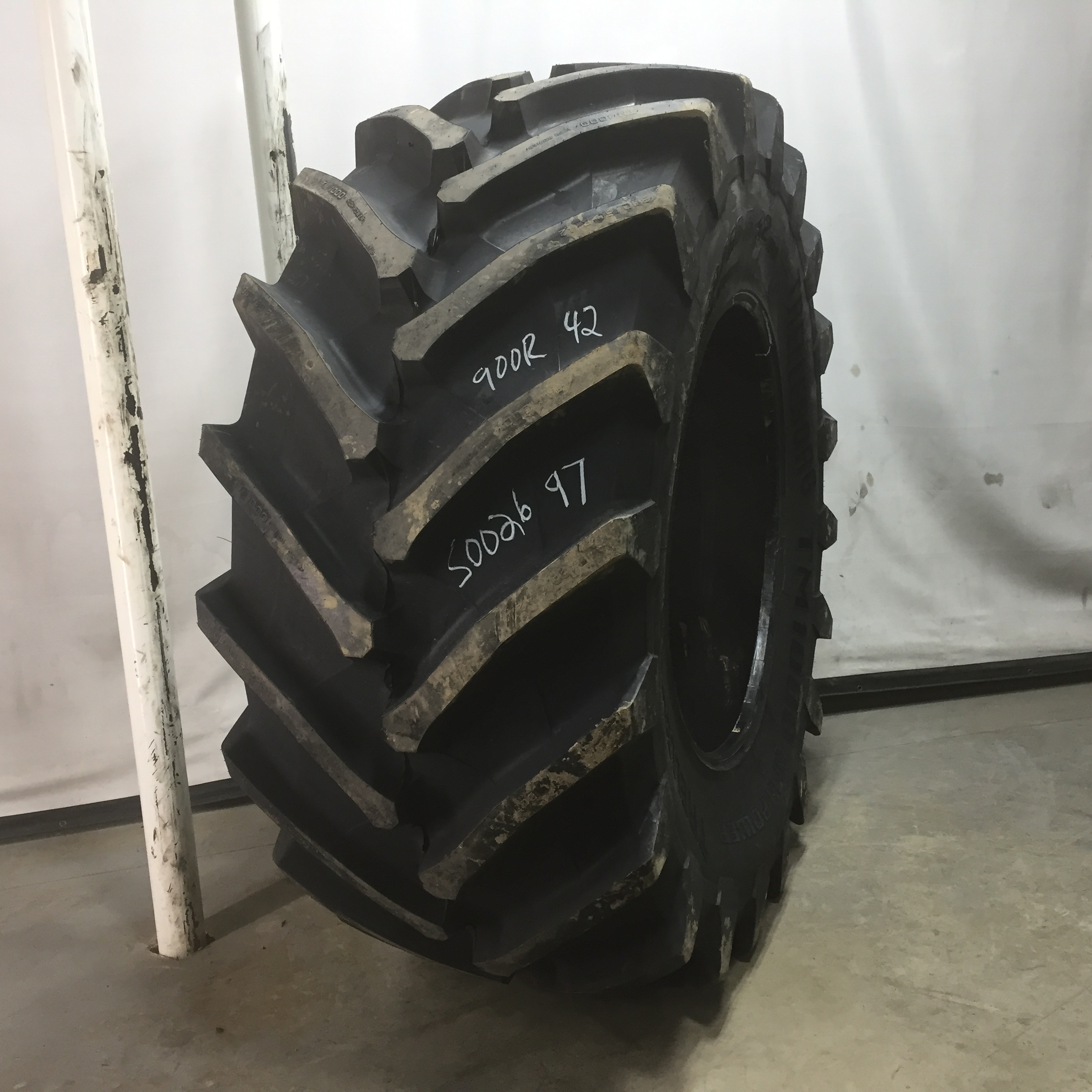 900/60R42 Trelleborg TM1000 High Power R-1W Tire S002697