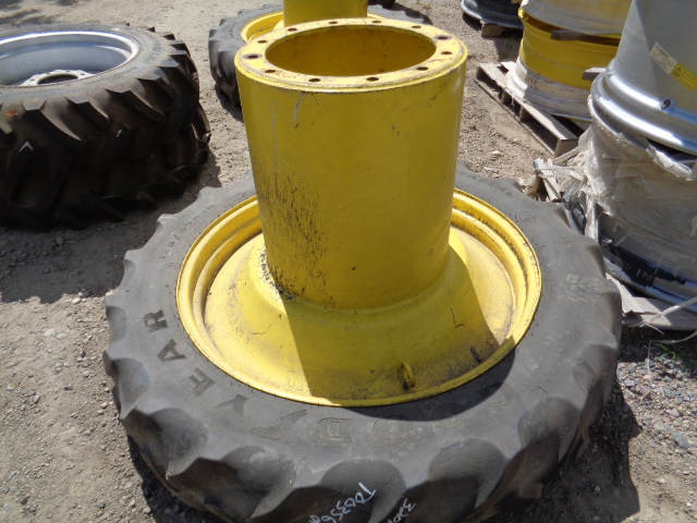 38''D x 10''W FWA Direct Bolt Dual Wheel WT003562