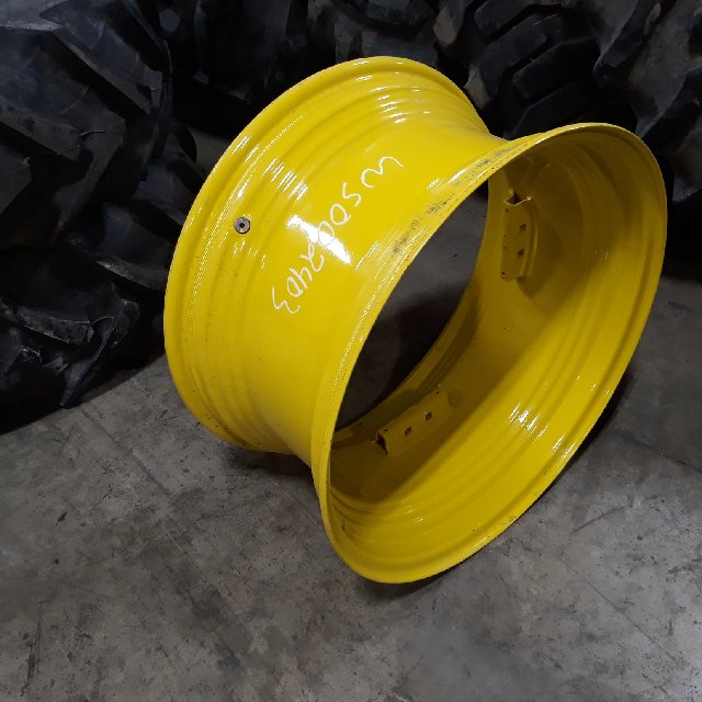 30''D x 15''W Rim with Clamp/U-Clamp (groups of 2 bolts) Wheel WS002403