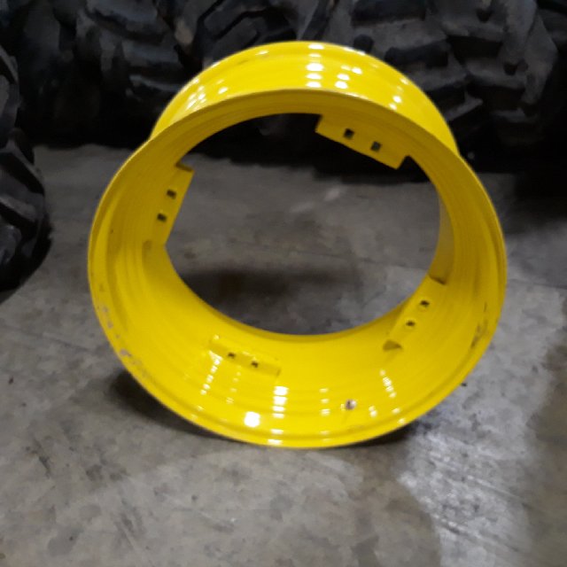 30''D x 15''W Rim with Clamp/U-Clamp (groups of 2 bolts) Wheel WS002403