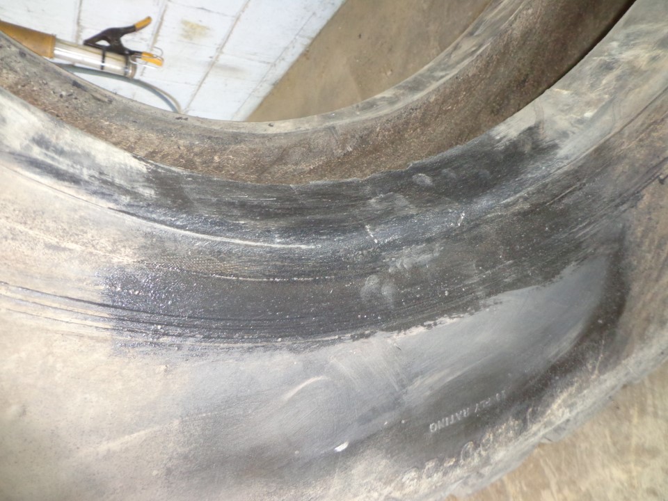 14.00/-25 American Farmer (STA) American Carrier E-3/L-3 Tire 006202-Z