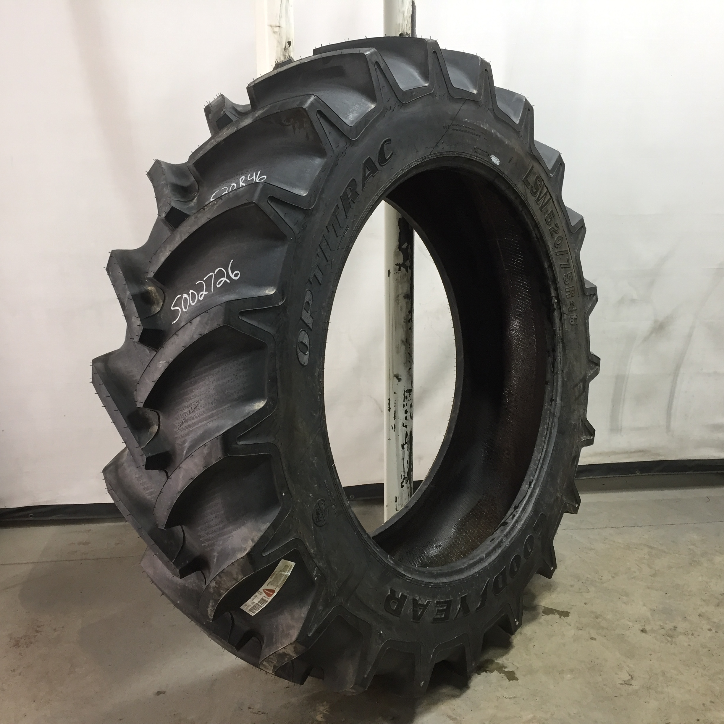 520/75R46 Goodyear Farm Optitrac R-1W Tire S002726