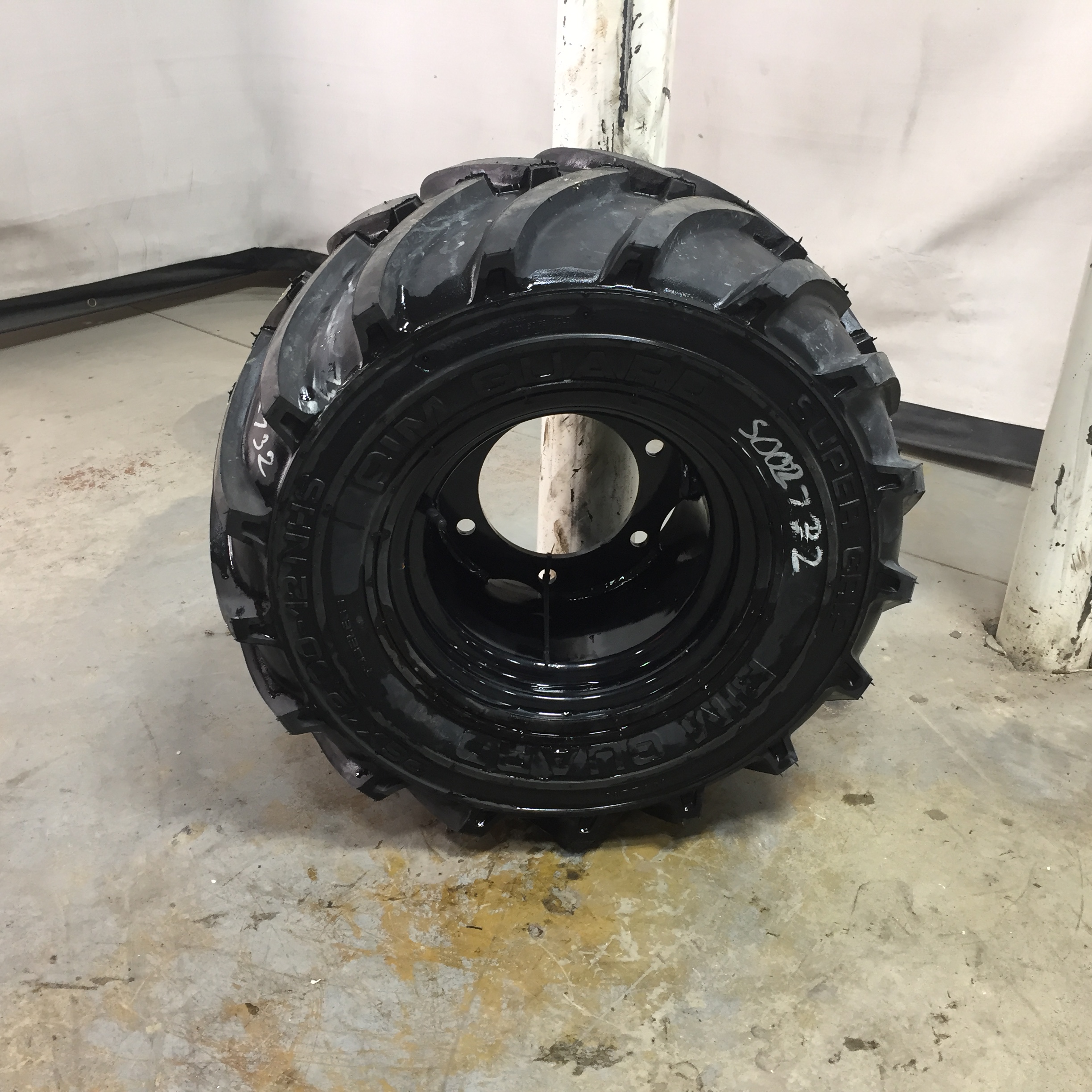 26/12.00-12 Super Grip Rim Guard I-3 Tire-Wheel Assembly S002732