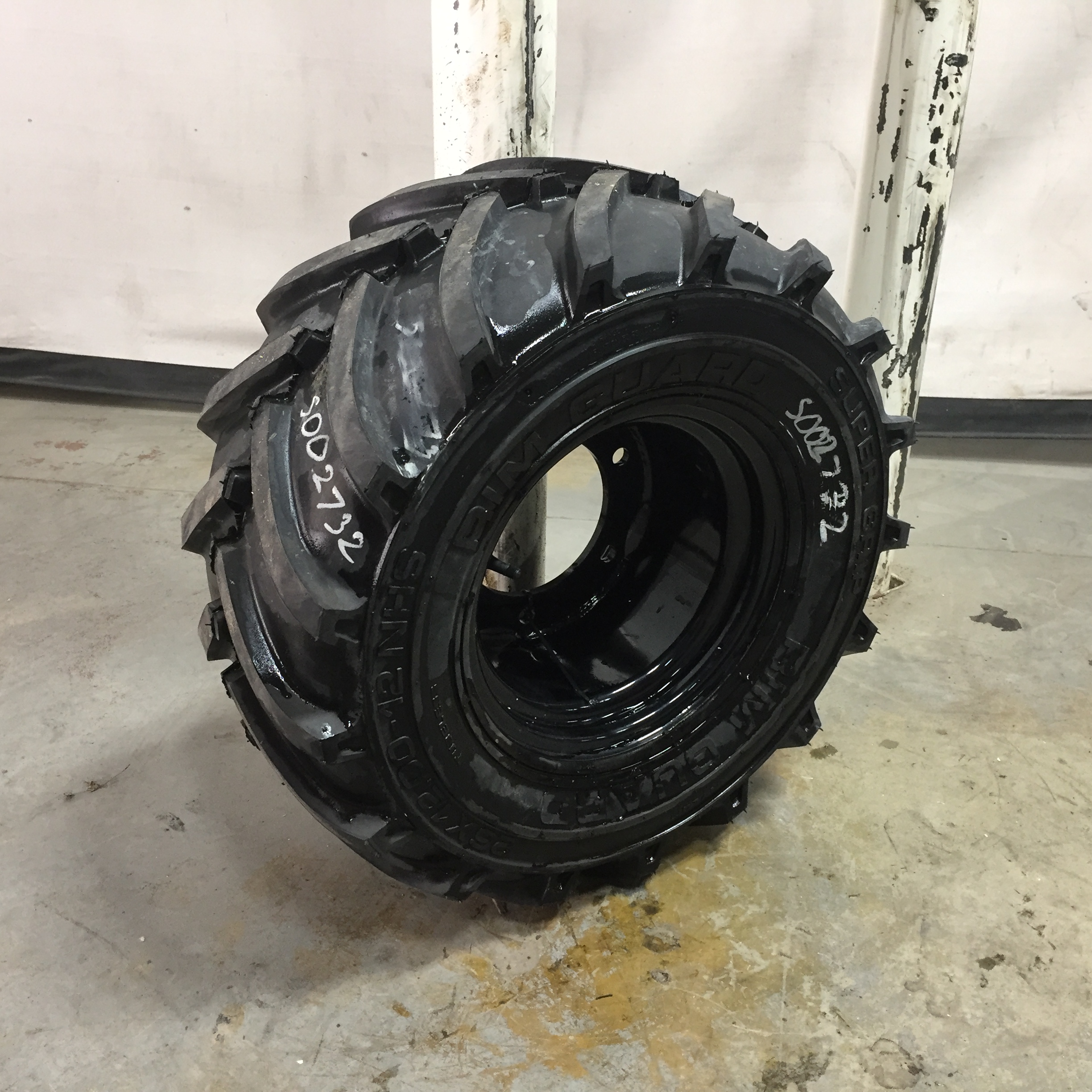 26/12.00-12 Super Grip Rim Guard I-3 Tire-Wheel Assembly S002732