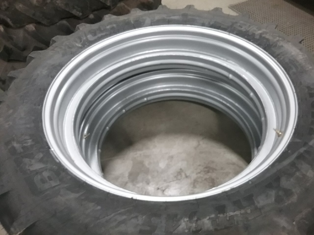 46''D x 12''W Single Bevel 42" Cast Wheel WT003598-Z