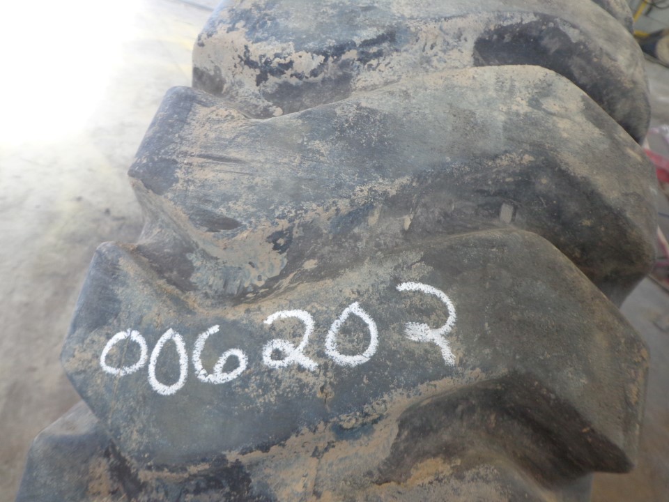 14.00/-25 American Farmer (STA) American Carrier E-3/L-3 Tire 006202-Z