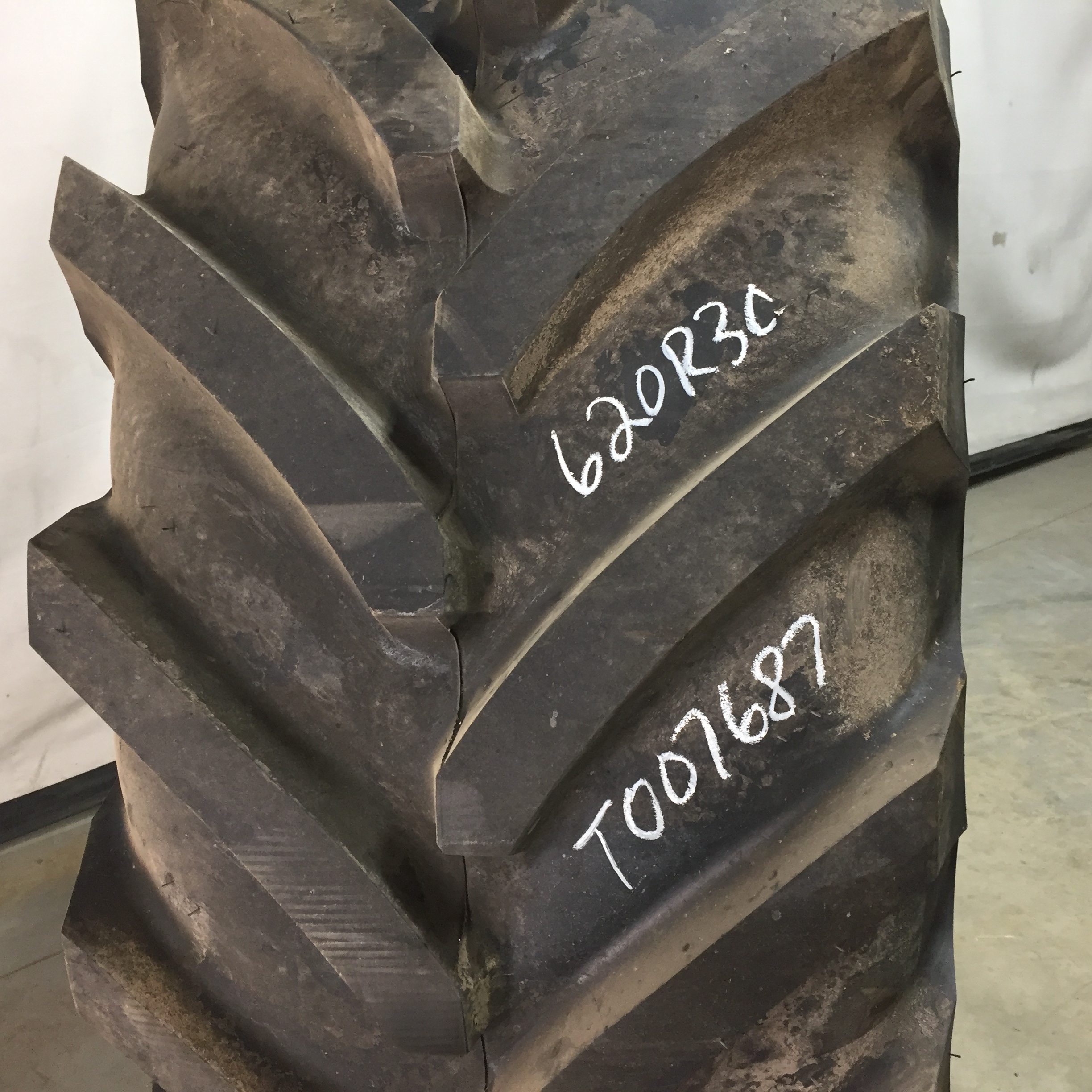 620/75R30 Michelin MegaXBib R-1W Tire-Wheel Assembly T007687