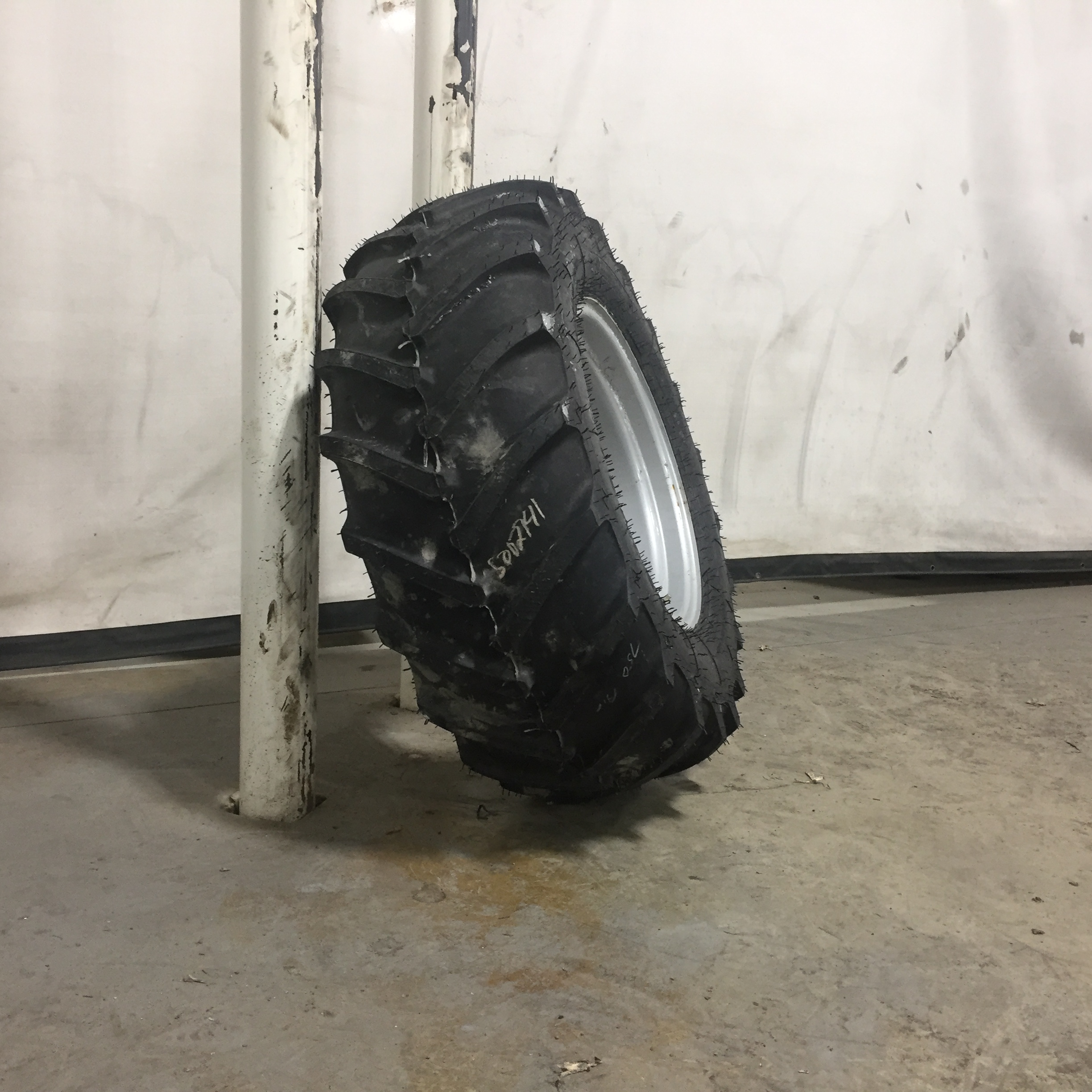 38/14.00-20 Goodyear Farm Super Terra Grip HF-2 Tire-Wheel Assembly S002742