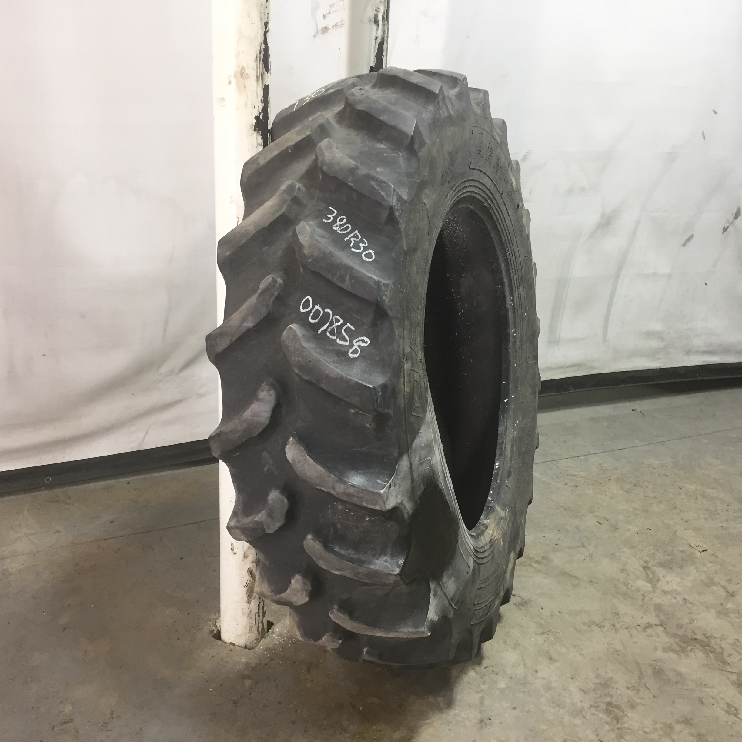 380/85R30 Coop Agri Radial IV R-1 Tire 007858