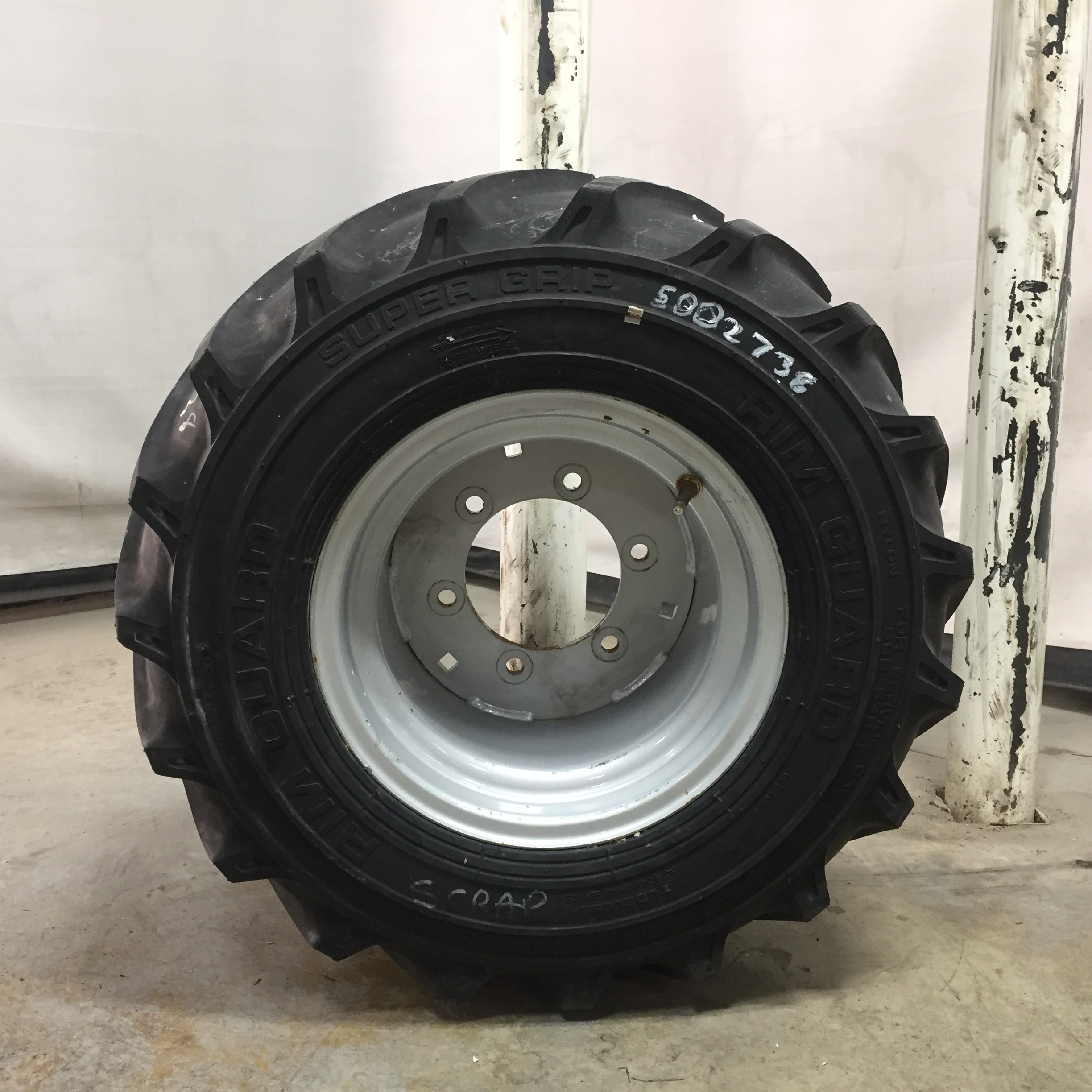 31/15.50-15 Super Grip Rim Guard I-3 Tire-Wheel Assembly S002738