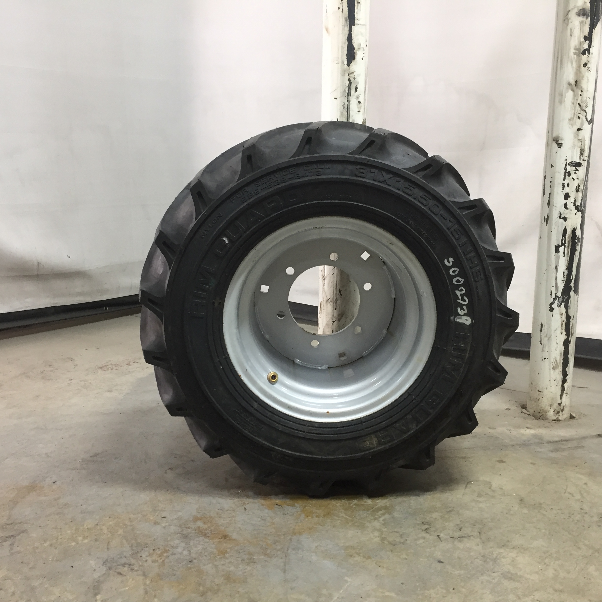 31/15.50-15 Super Grip Rim Guard I-3 Tire-Wheel Assembly S002739