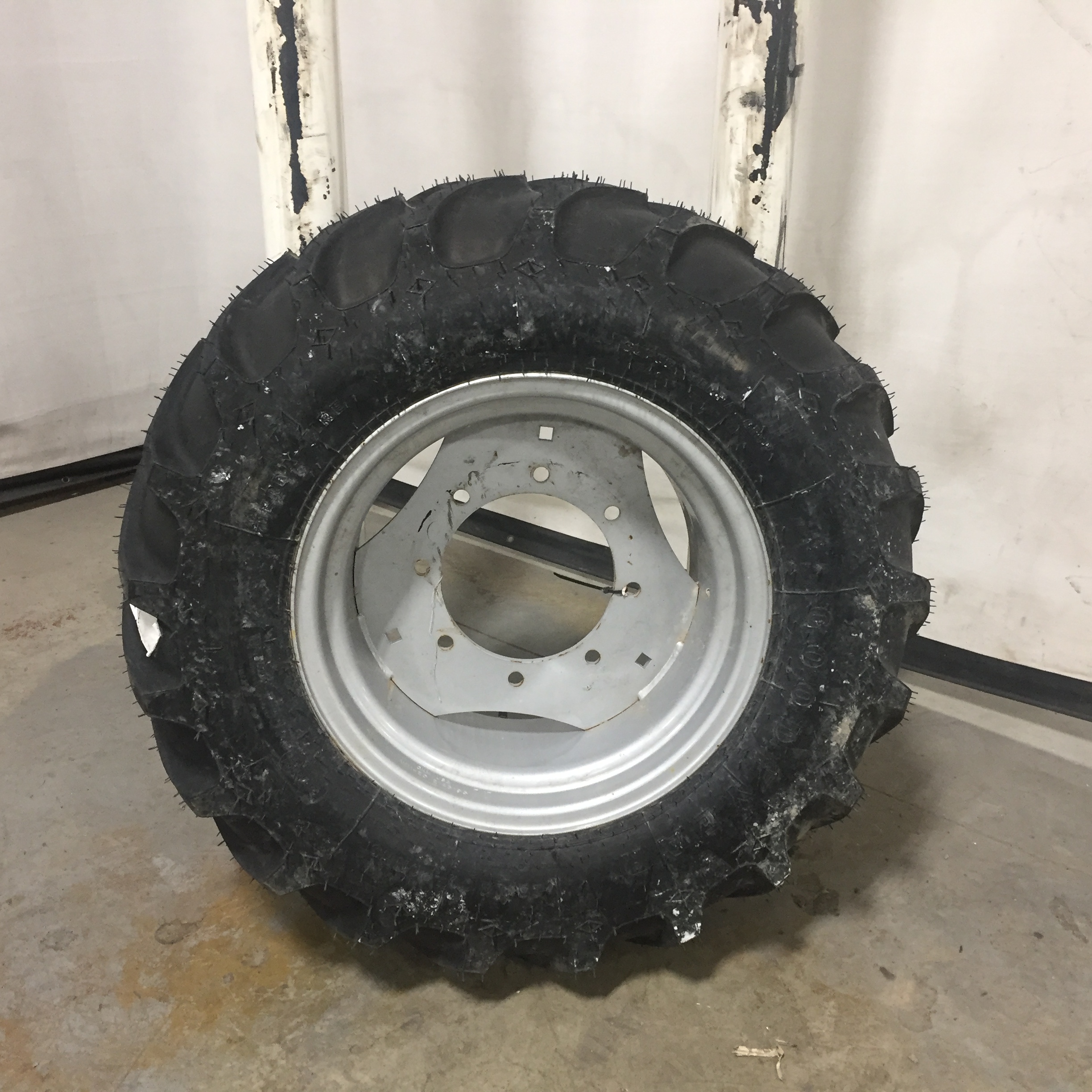 38/18.00-20 Titan Farm Flo-Trac Lug HF-2 Tire-Wheel Assembly S002740