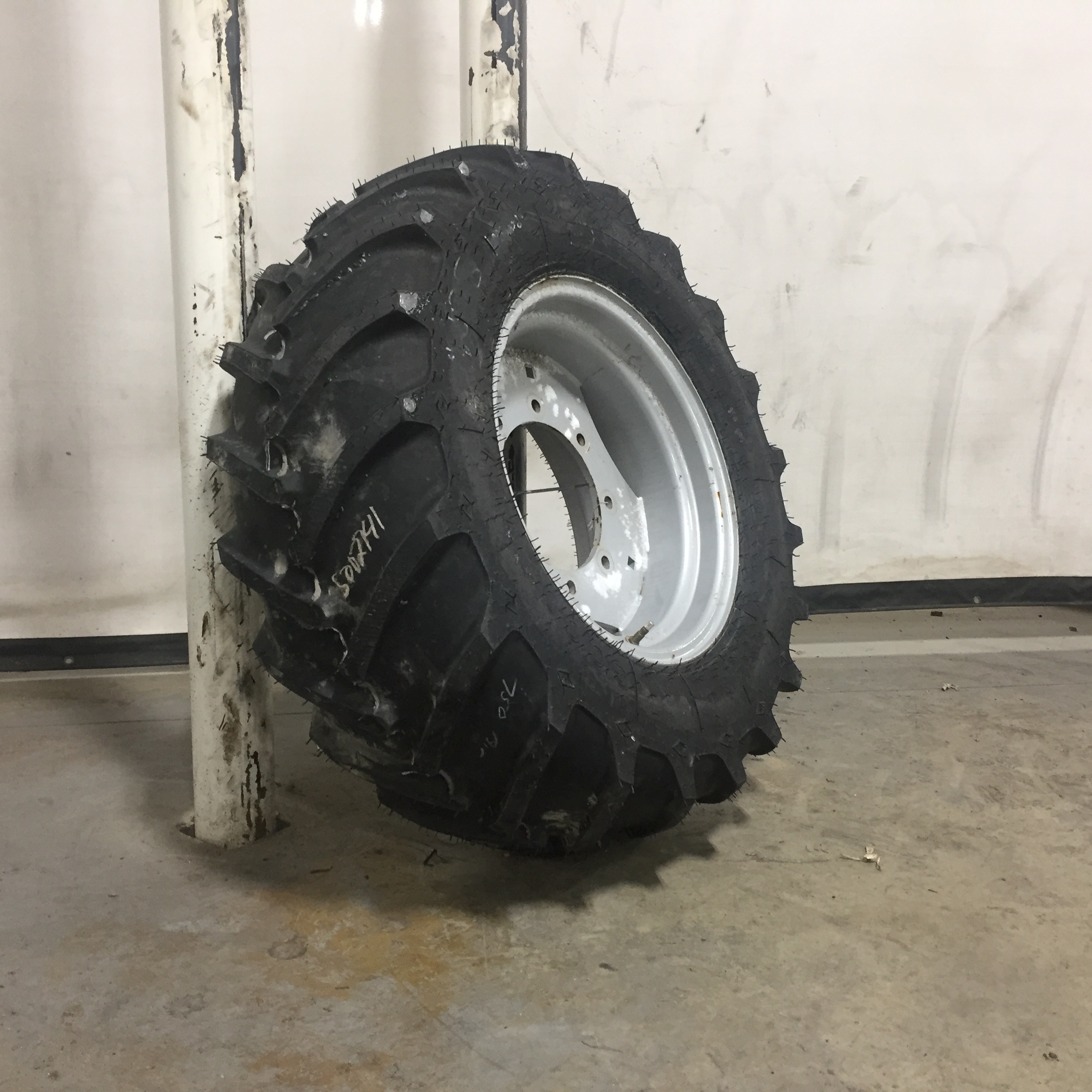 38/14.00-20 Goodyear Farm Super Terra Grip HF-2 Tire RS002741