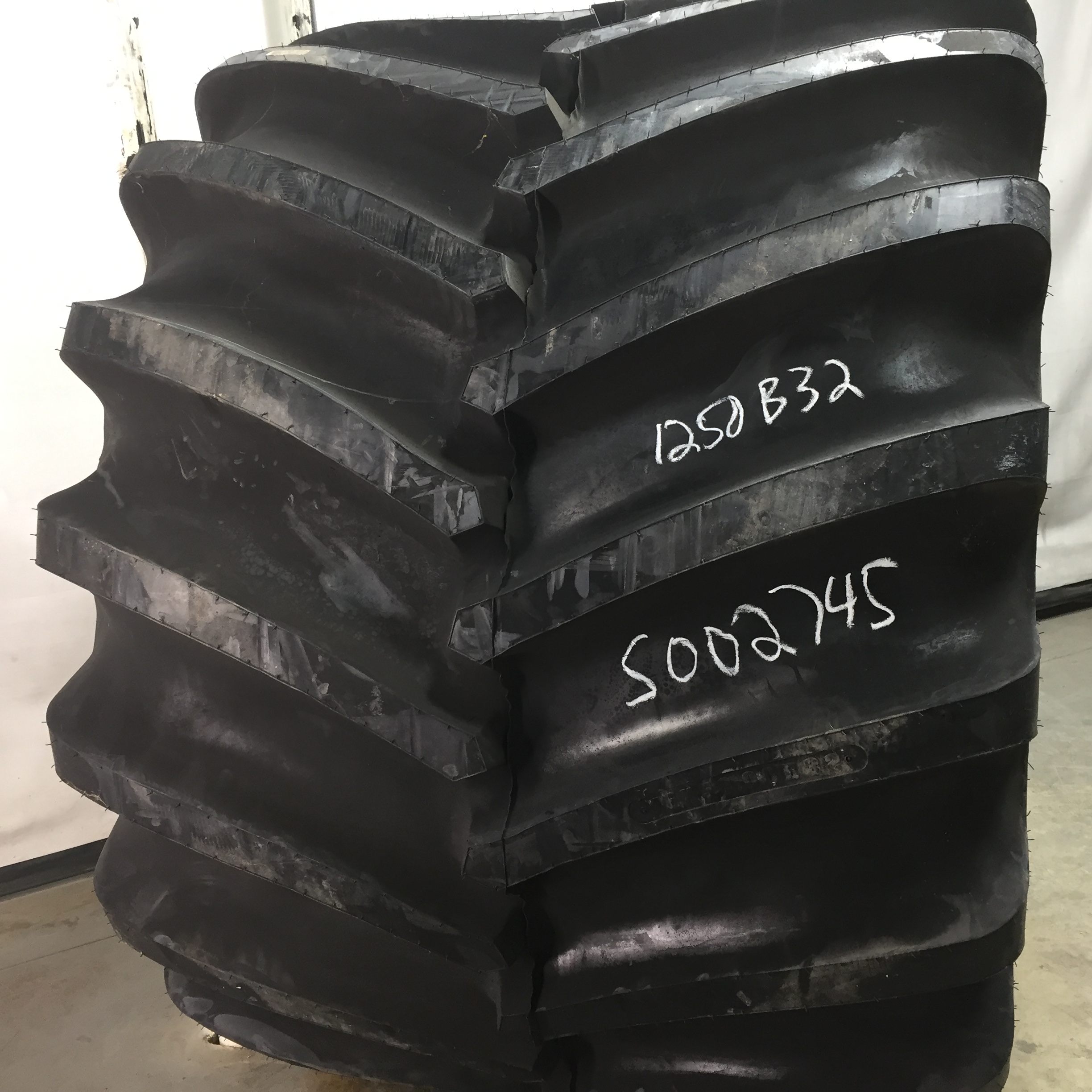 76/50.00-32 Firestone Flotation 23 DT HF-3 Tire S002745