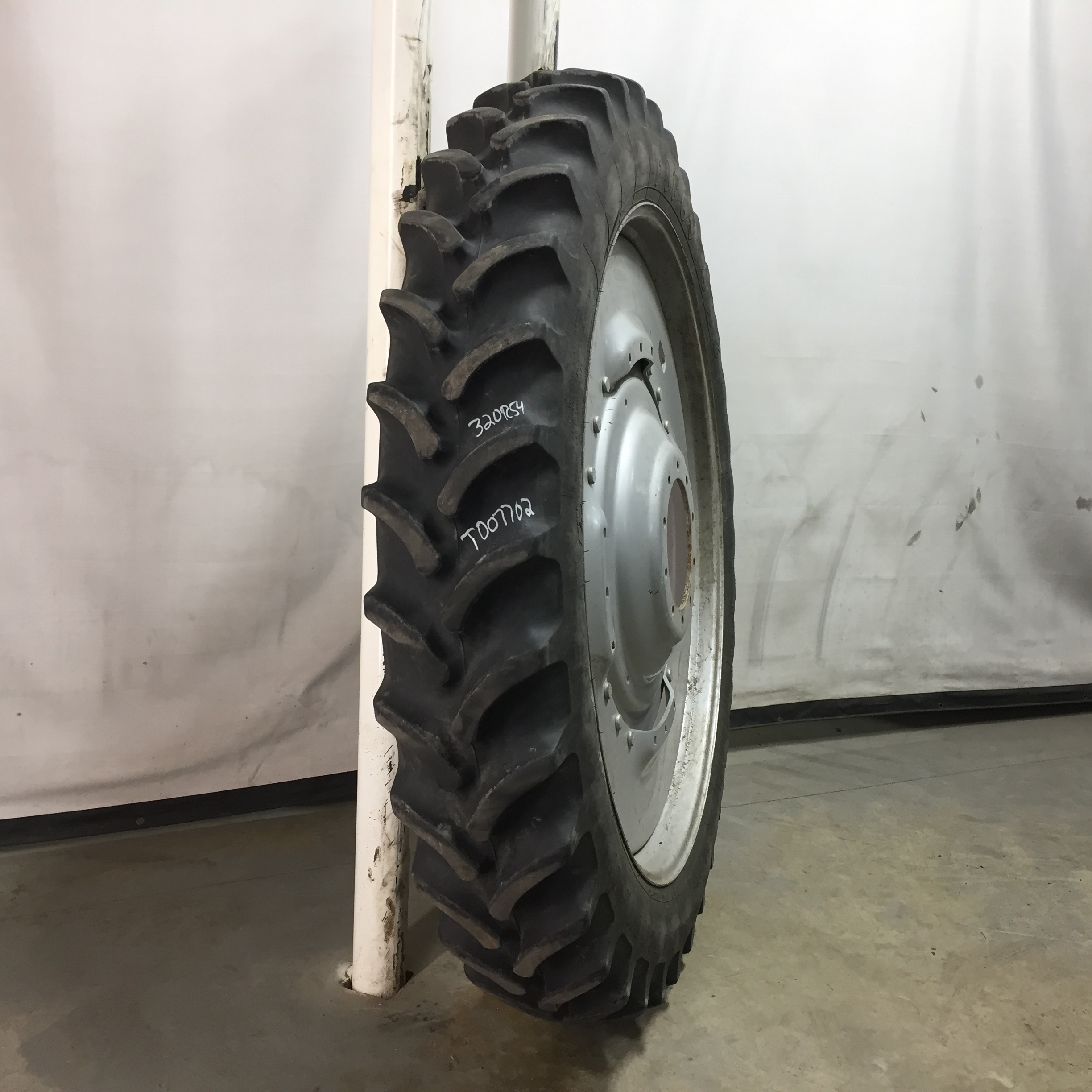 320/90R54 Firestone Radial All Traction DT R-1W Tire RT007702
