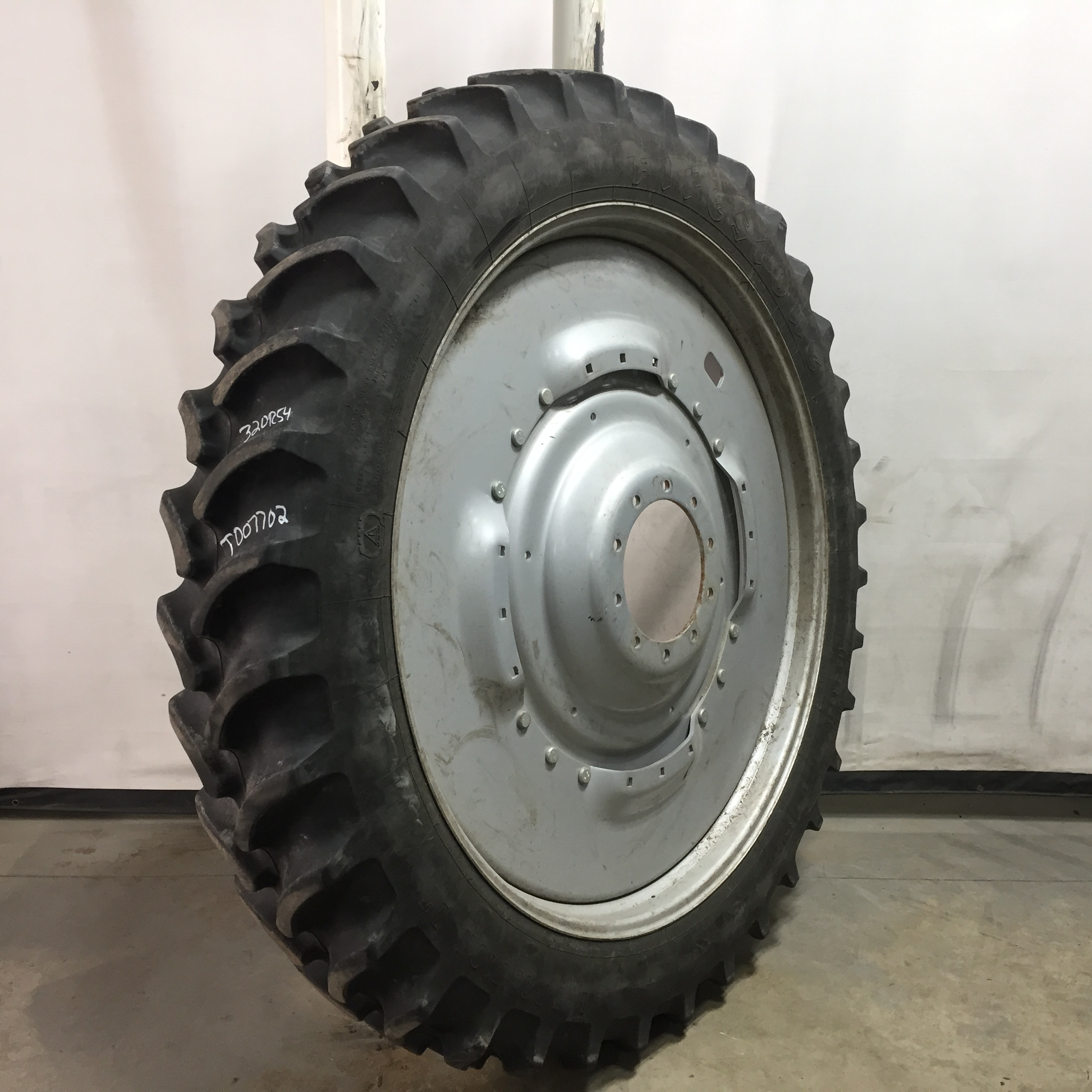 320/90R54 Firestone Radial All Traction DT R-1W Tire RT007702