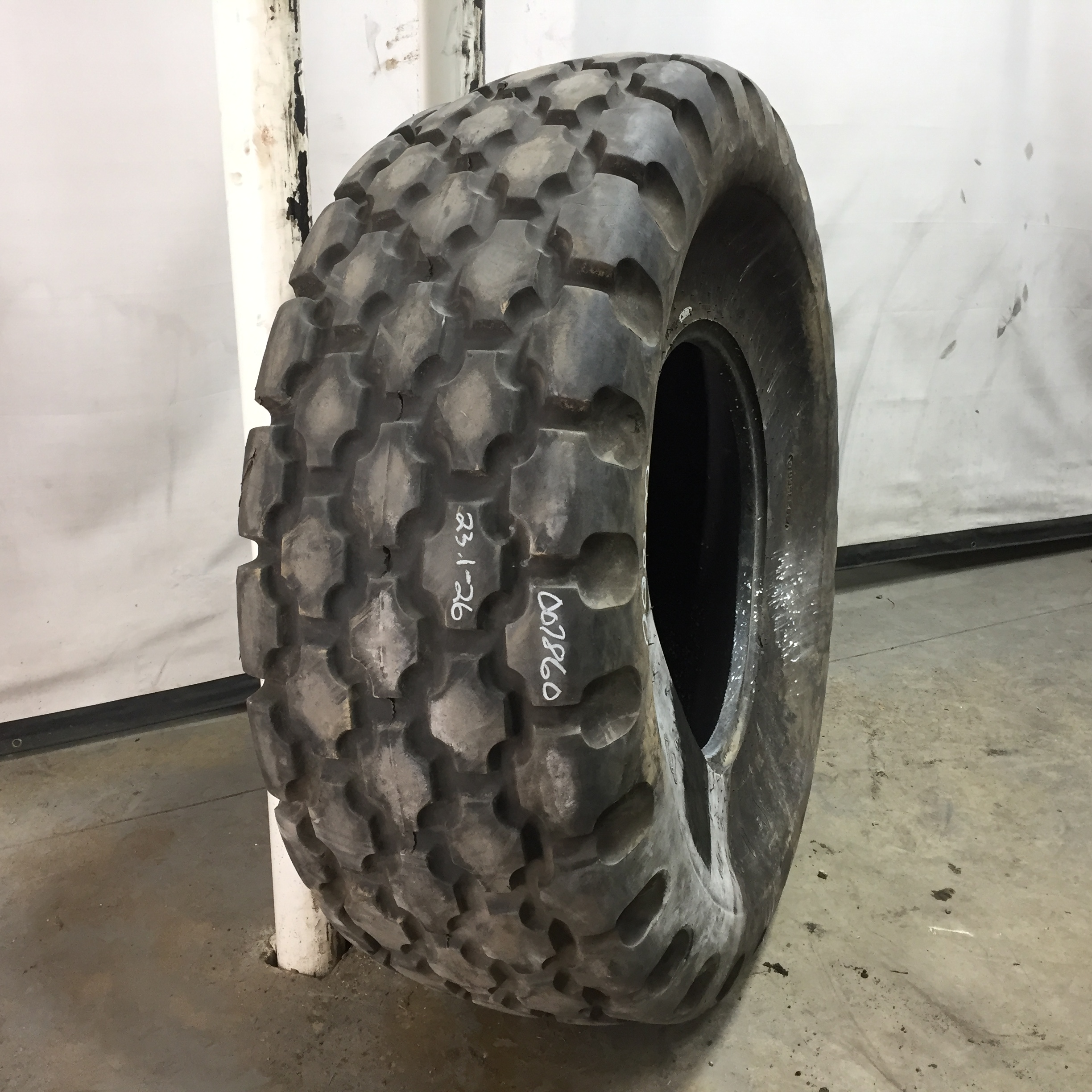 23.1/-26 Firestone All Non-Skid Tractor R-3 Tire 007860