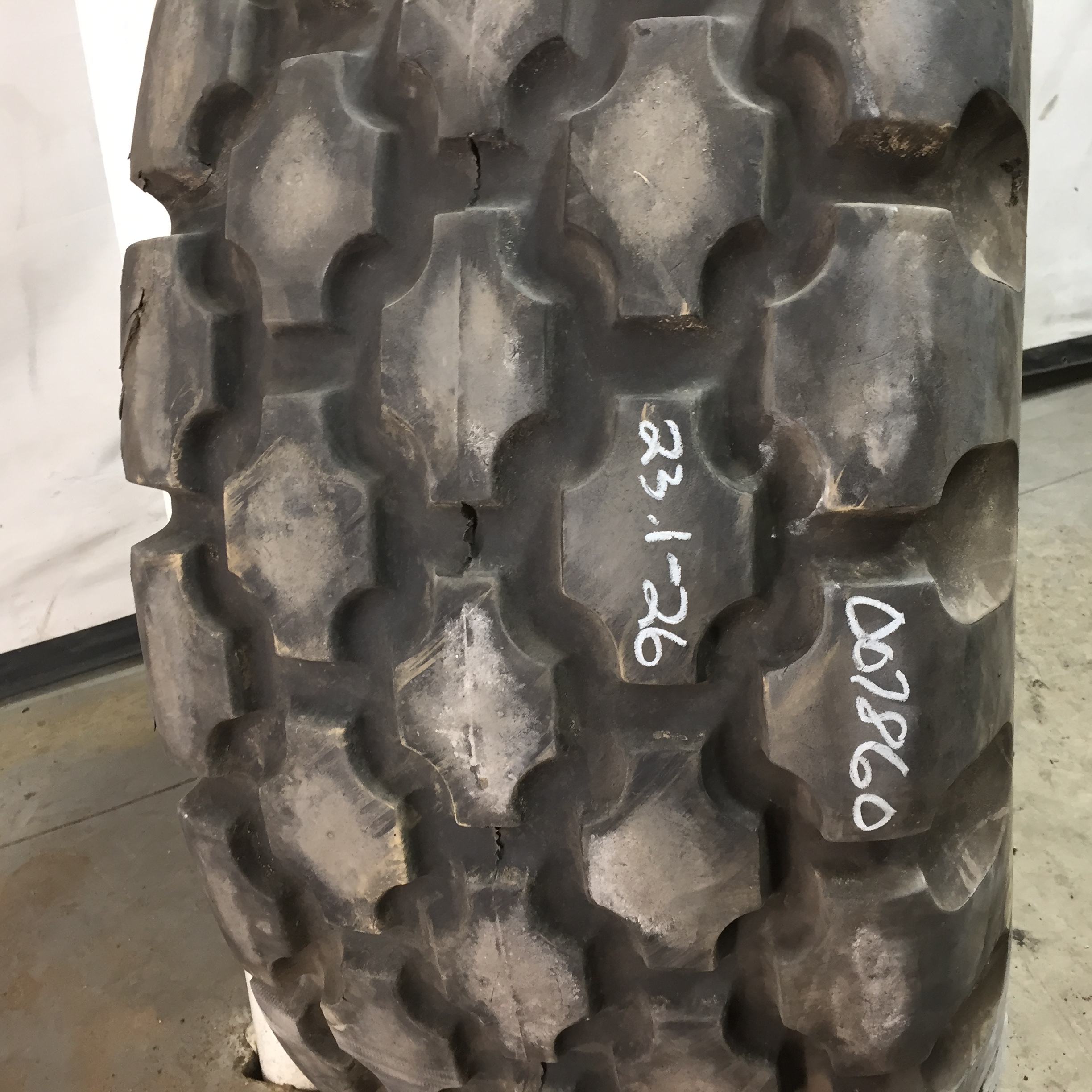 23.1/-26 Firestone All Non-Skid Tractor R-3 Tire 007860