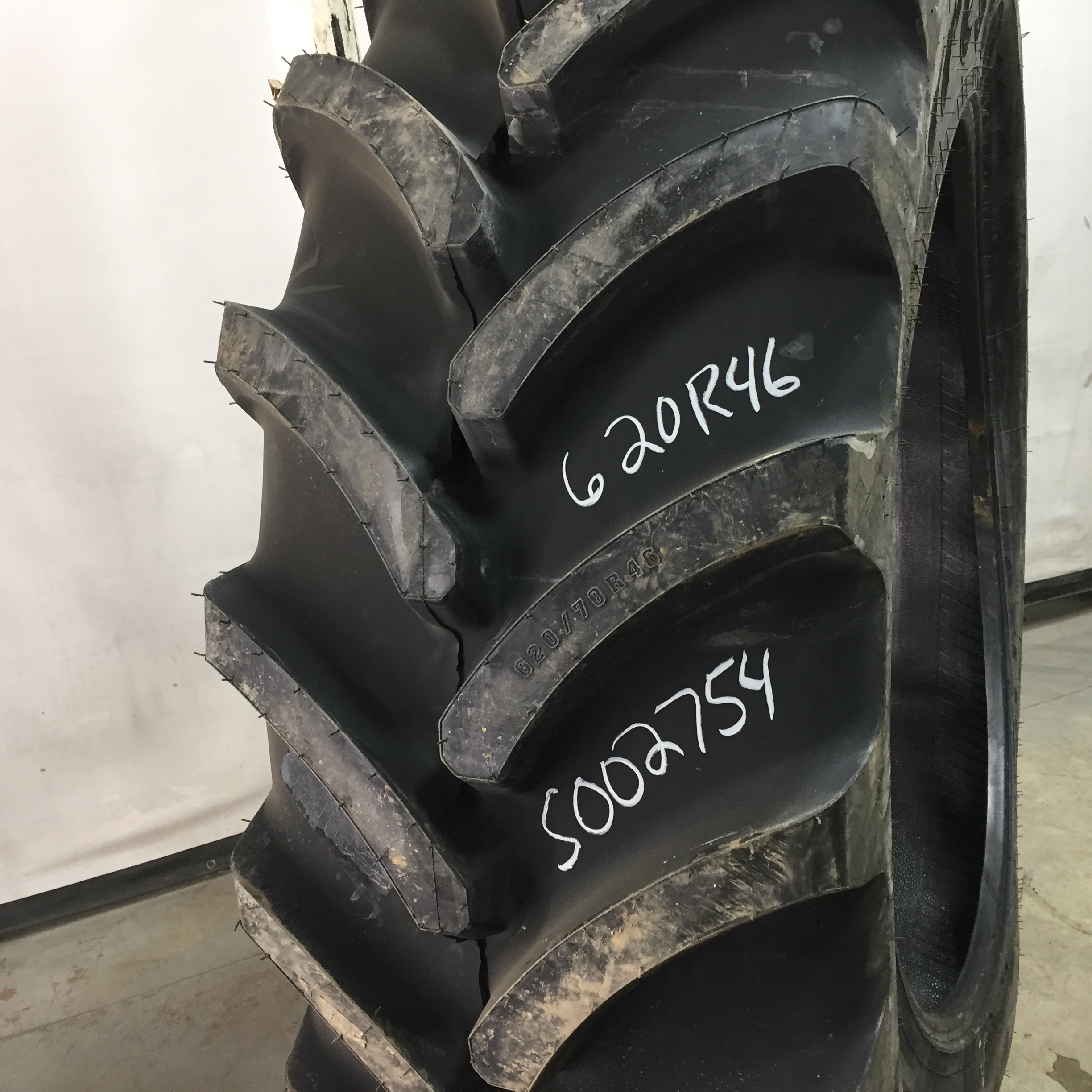 620/70R46 Firestone Maxi Traction R-1W Tire S002754