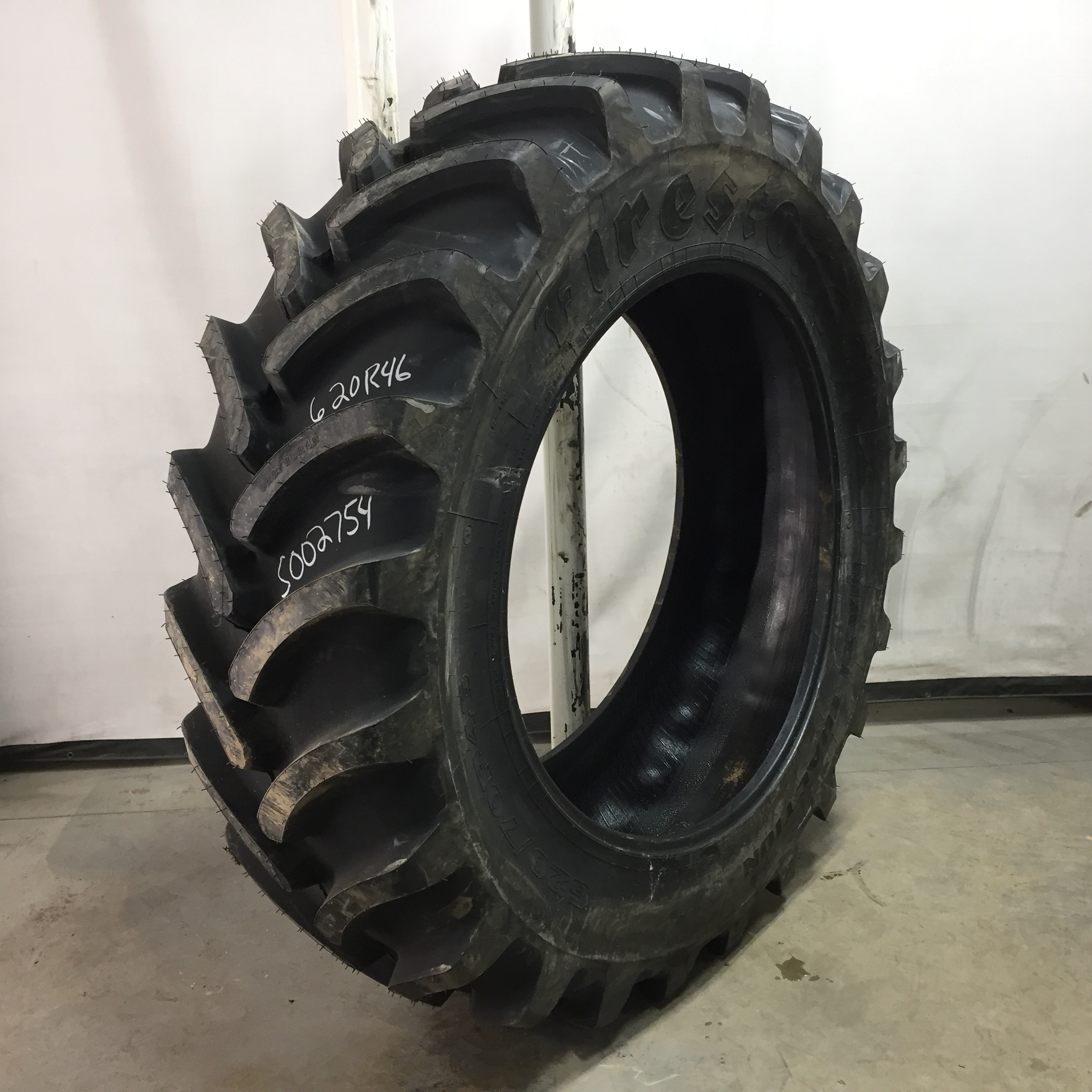 620/70R46 Firestone Maxi Traction R-1W Tire S002754