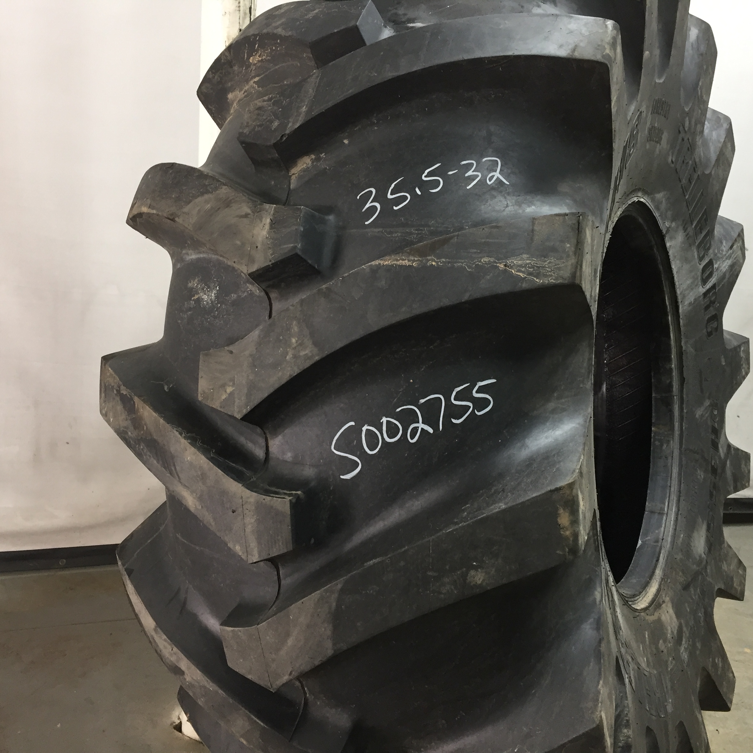 35.5/L-32 Trelleborg T418 Skidder LS-2 Tire S002755