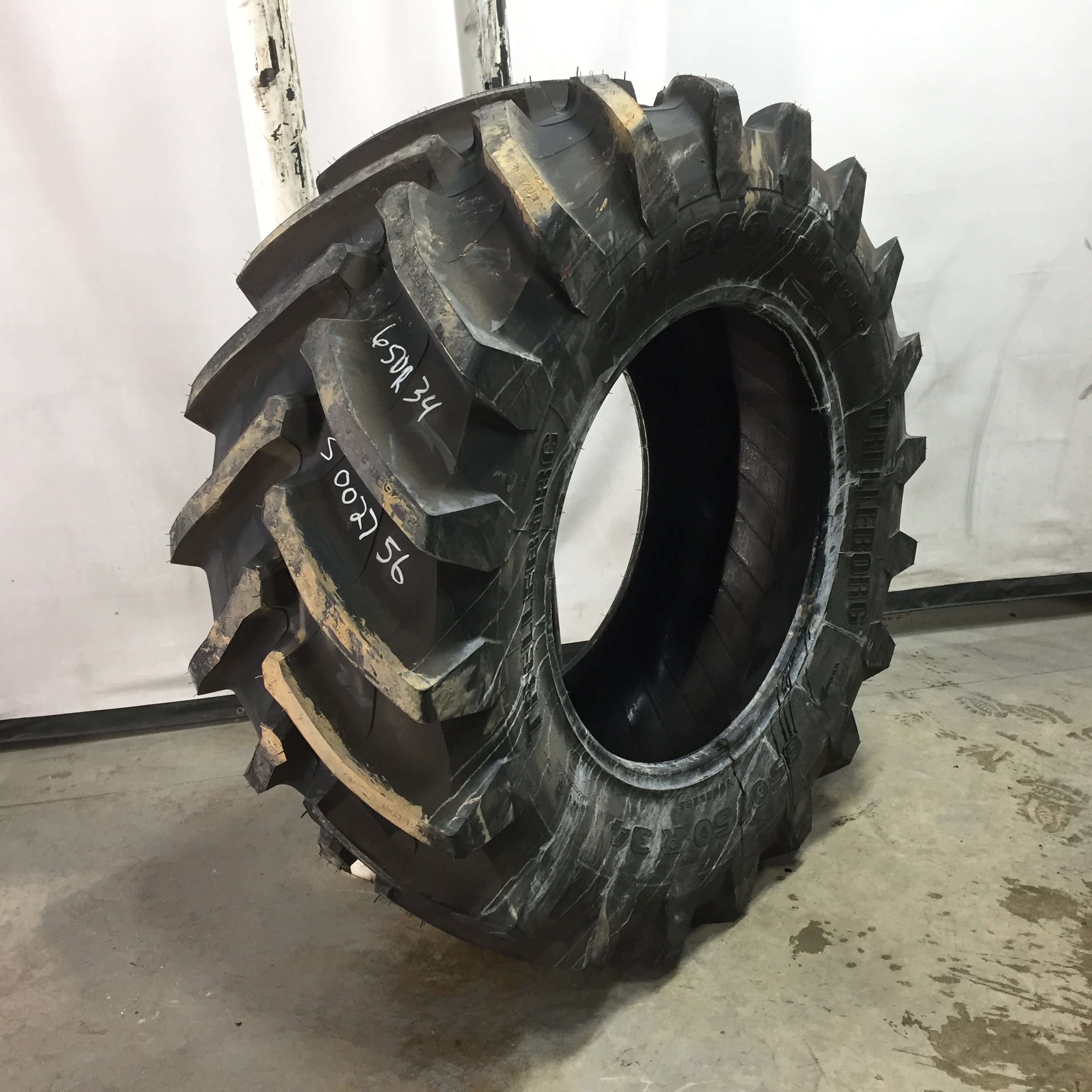 650/60R34 Trelleborg TM900 High Power R-1W Tire S002756