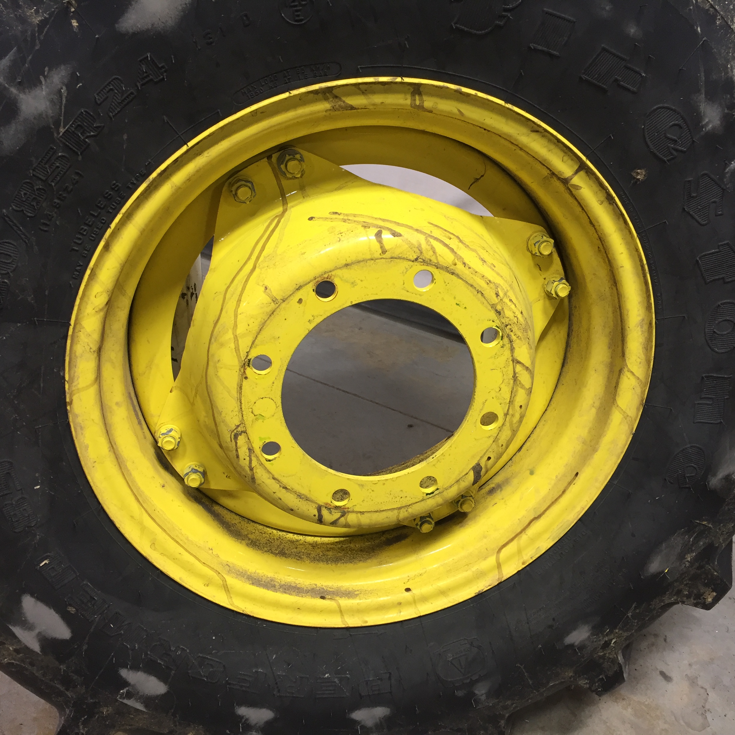 24''D x 12''W Stub Disc (groups of 2 bolts) Wheel WT007728RIM