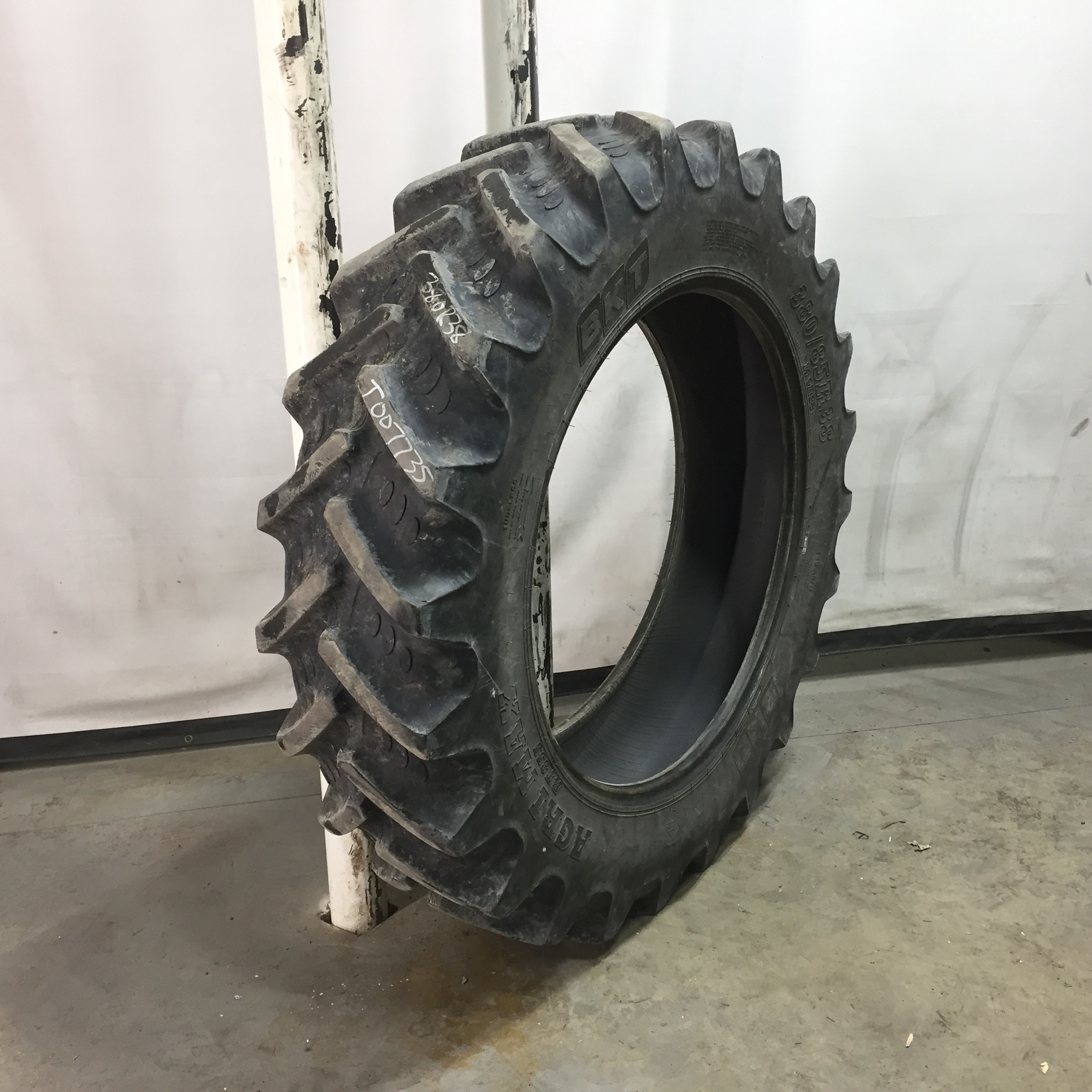380/85R38 BKT Tires Agrimax RT 855 R-1W Tire T007735