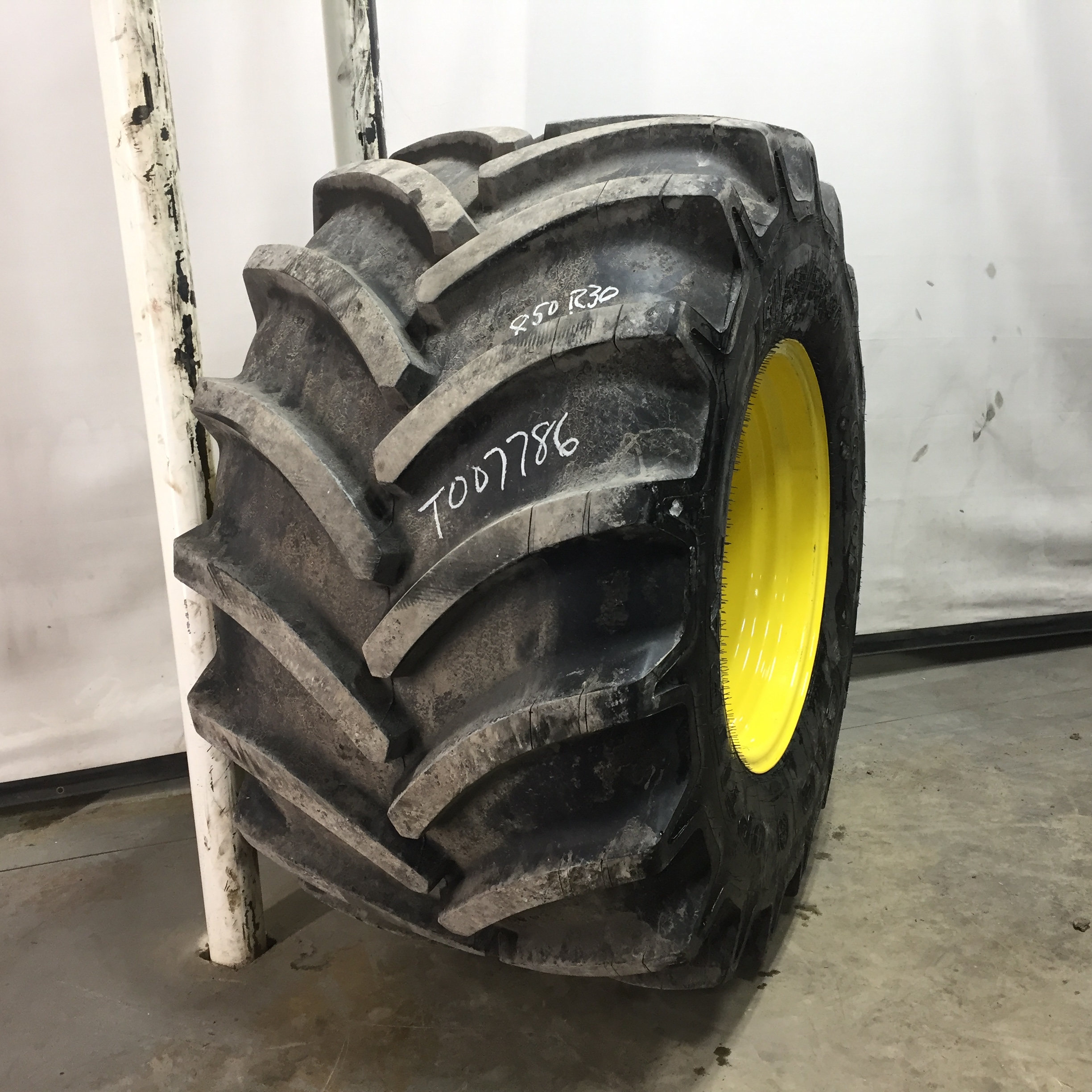 850/55R30 Goodyear Farm Optitrac R-1W Tire-Wheel Assembly T007786
