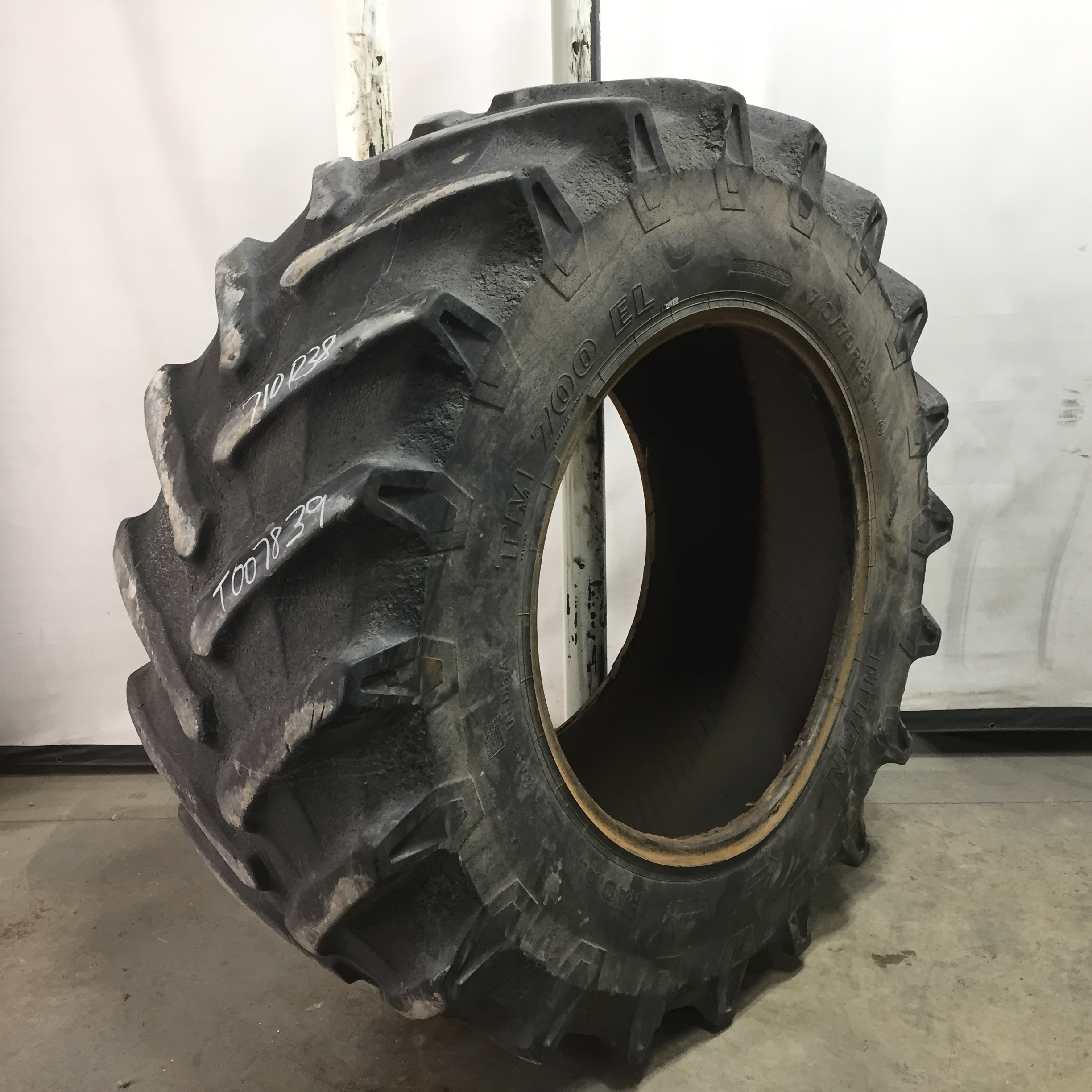 710/70R38 Titan Farm TM 700 EL R-1W Tire T007839