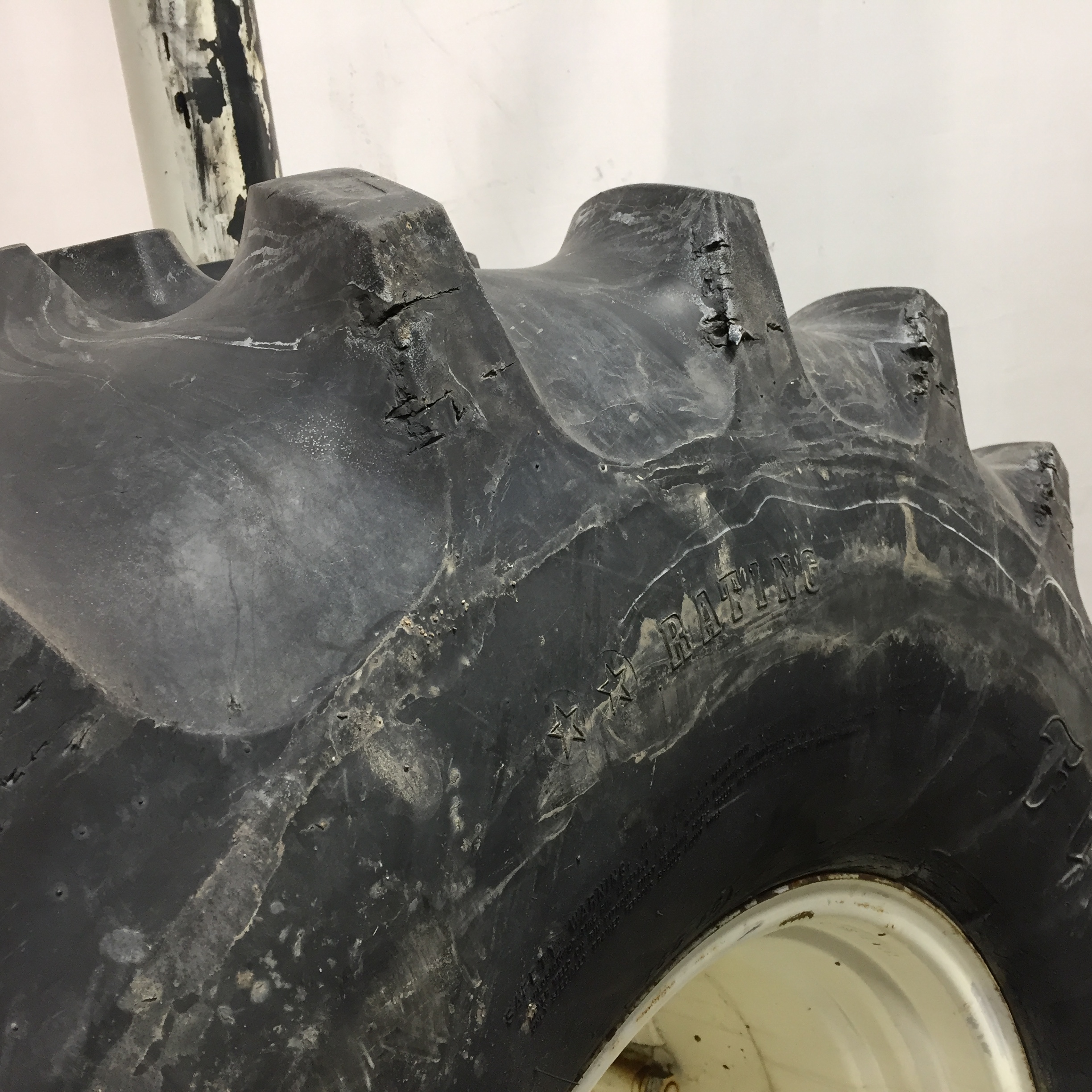 600/65R28 Firestone Radial All Traction DT R-1W Tire RT007810