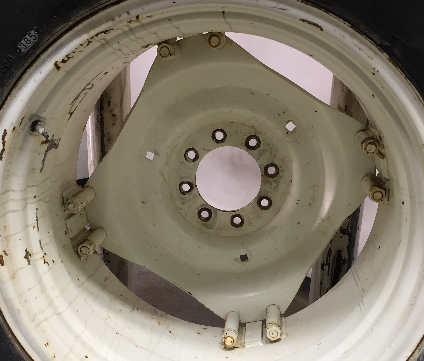 Rim with Clamp/Loop Style (groups of 2 bolts) WT007810