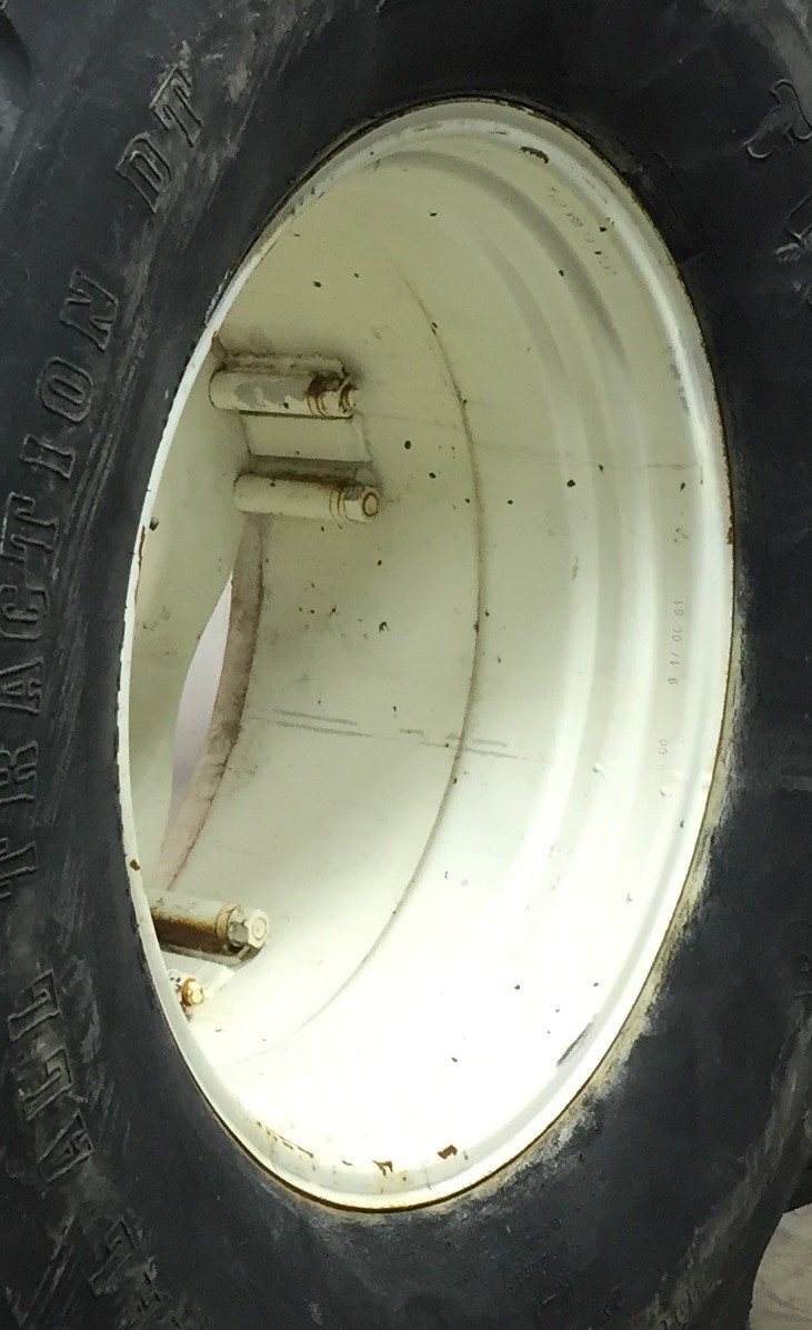 Rim with Clamp/Loop Style (groups of 2 bolts) WT007810