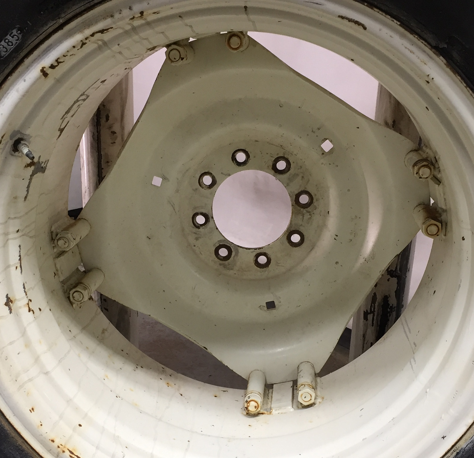 28''-30'' Rim with Clamp/Loop Style (groups of 2 bolts) Rim Center WT007810CTR