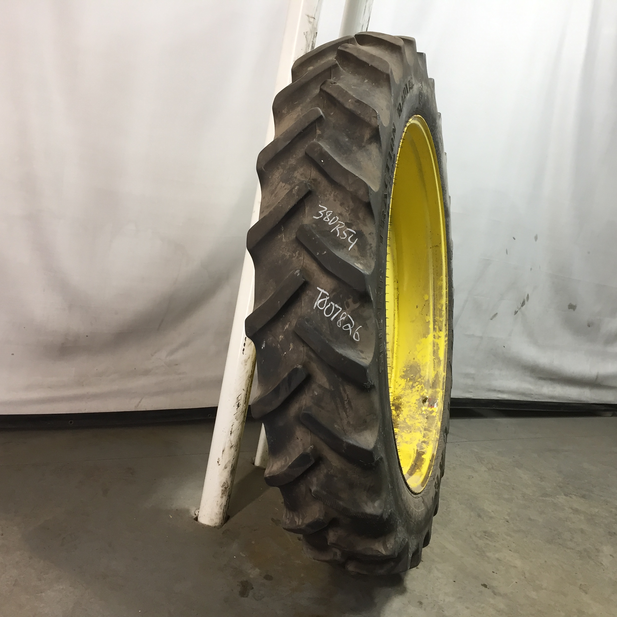 380/90R54 Goodyear Farm DT800 Super Traction R-1W Tire RT007826