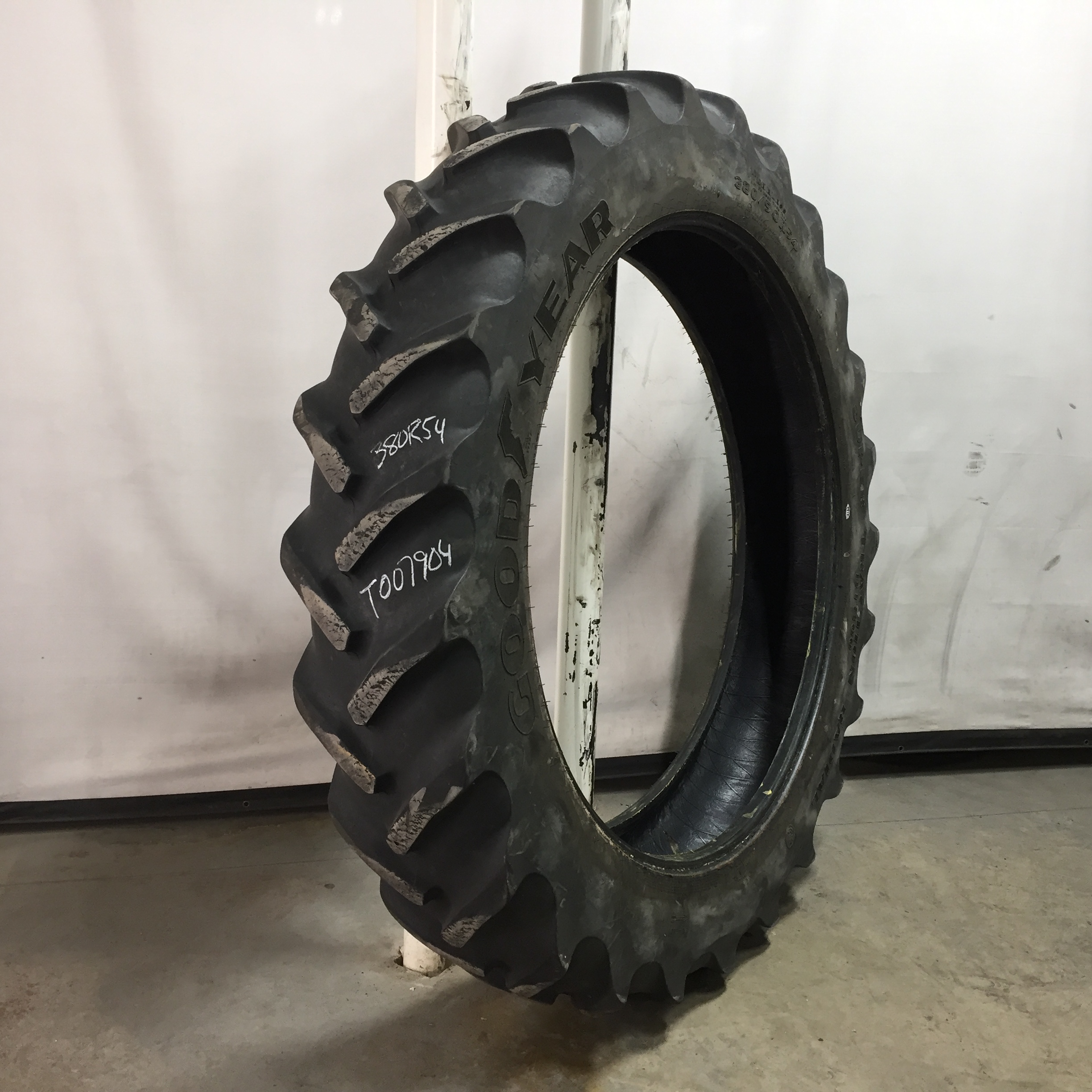 380/90R54 Goodyear Farm DT800 Super Traction R-1W Tire T007904