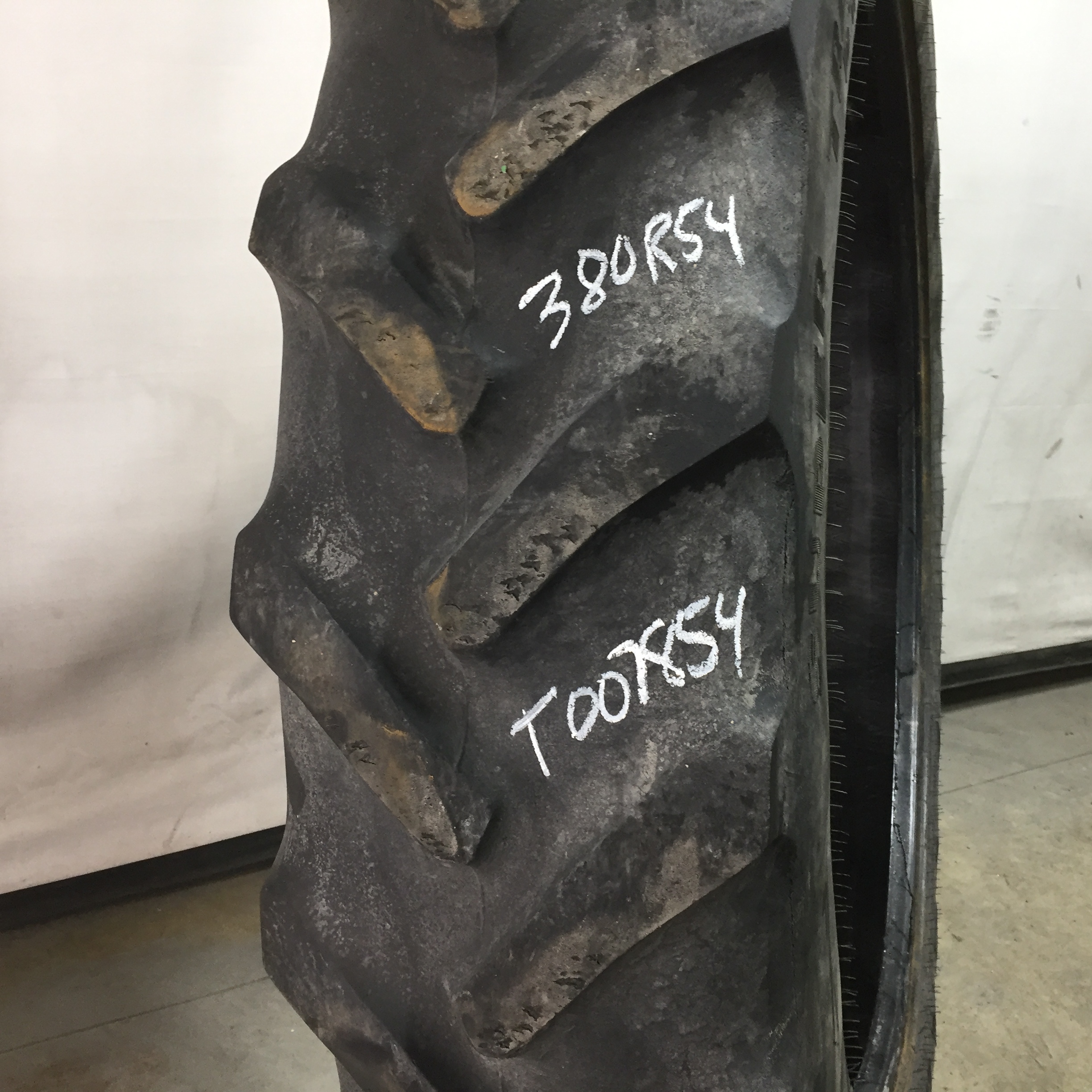 380/90R54 Goodyear Farm DT800 Super Traction R-1W Tire T007854