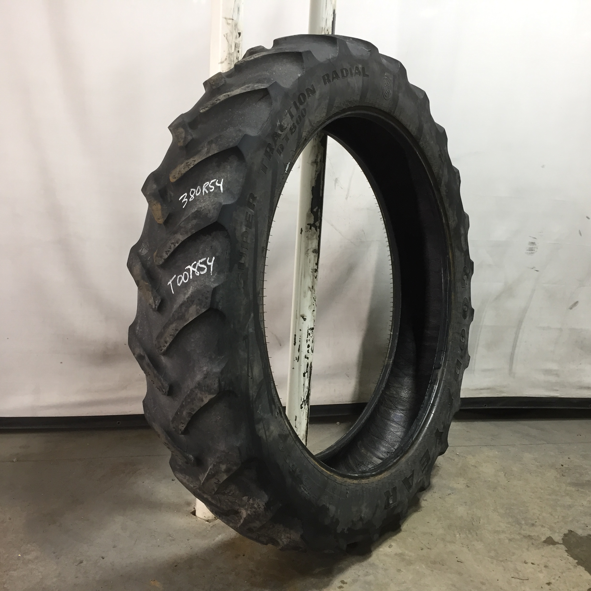 380/90R54 Goodyear Farm DT800 Super Traction R-1W Tire T007854