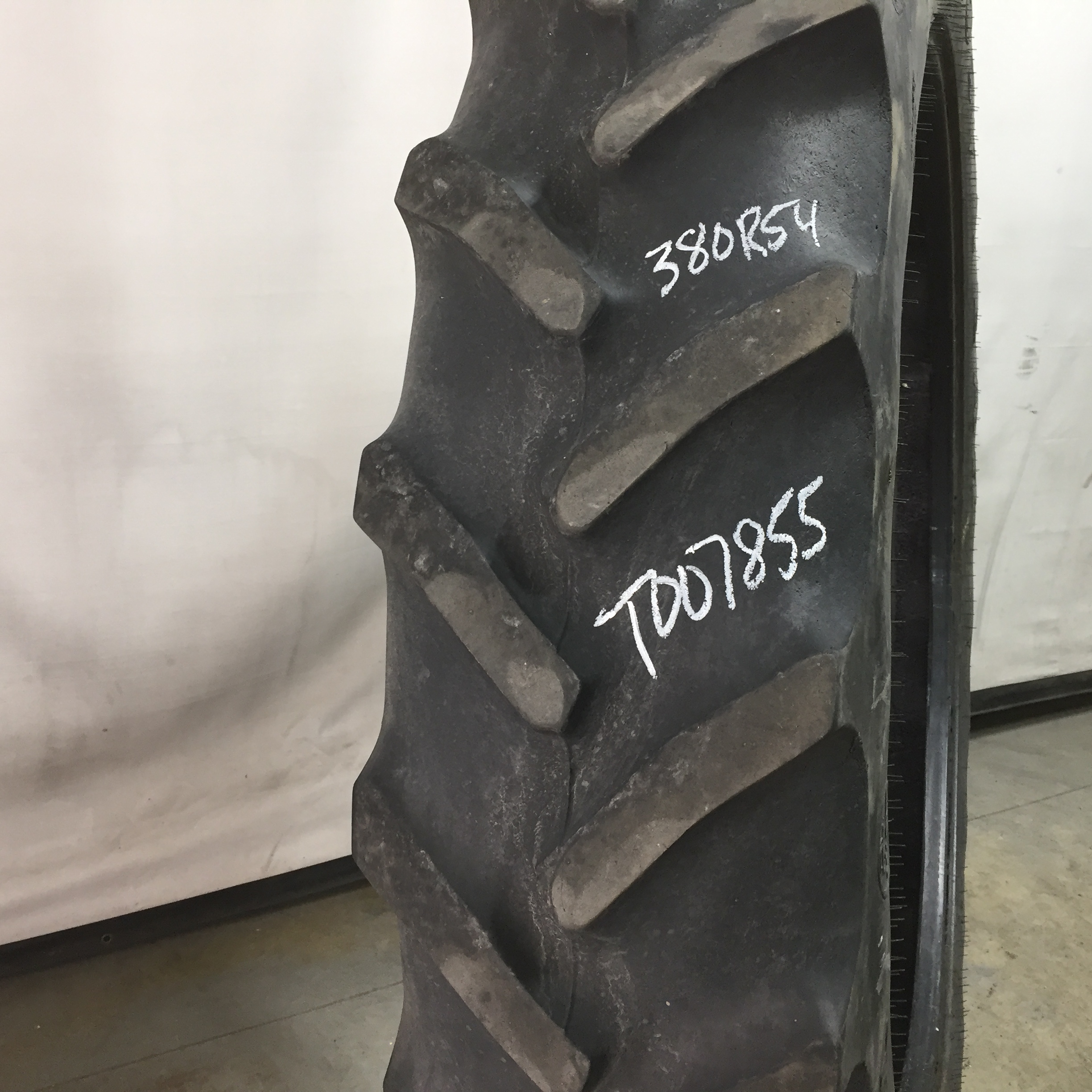 380/90R54 Goodyear Farm DT800 Super Traction R-1W Tire T007855