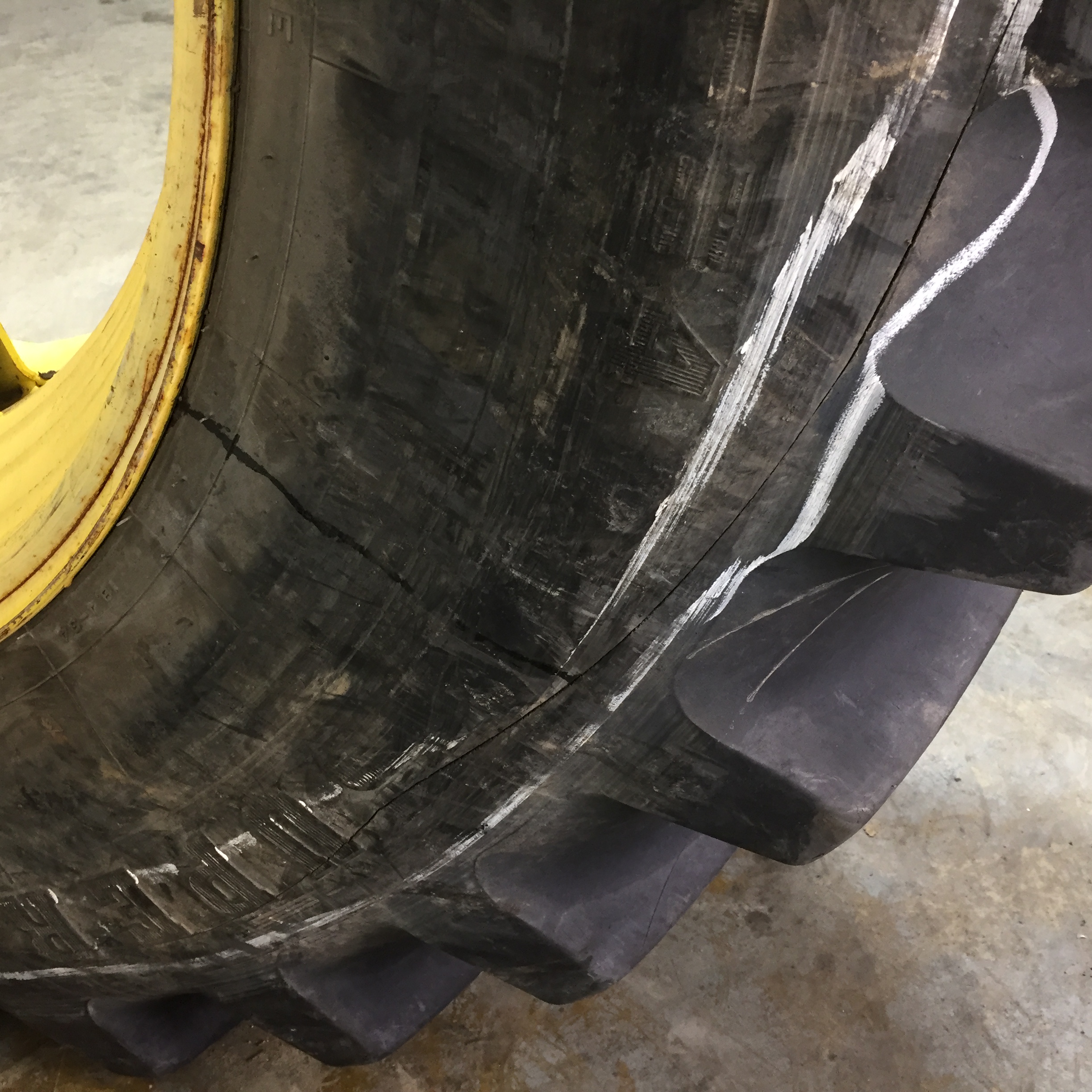 18.4/-34 Firestone Super All Traction 23 R-1 Tire RS002795