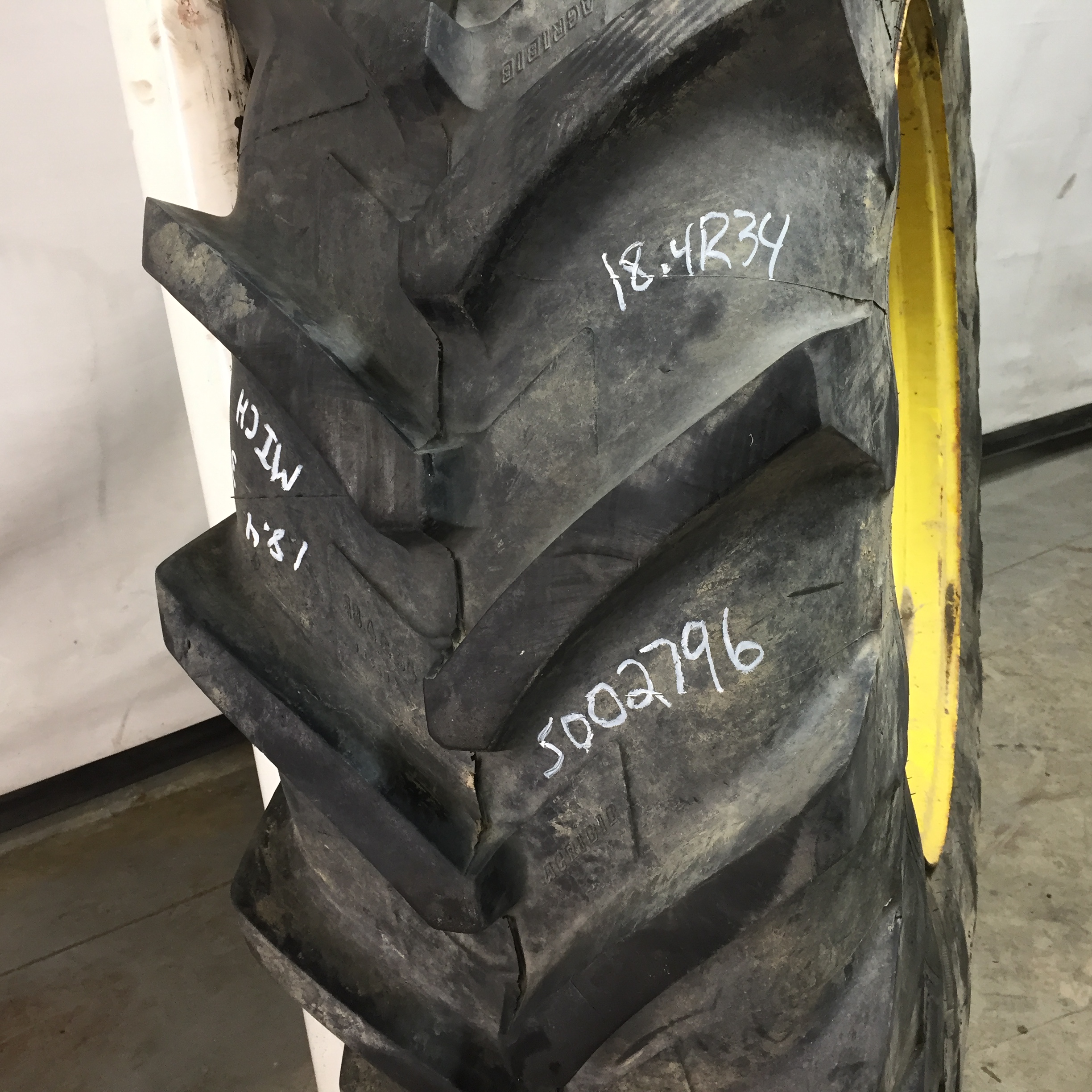 18.4/R34 Michelin AgriBib R-1W Tire RS002796