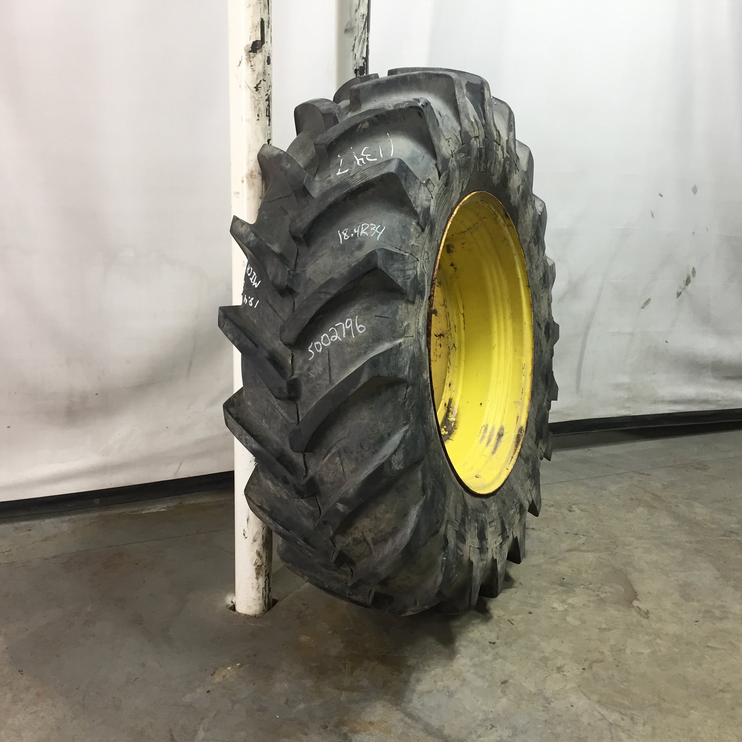 18.4/R34 Michelin AgriBib R-1W Tire-Wheel Assembly S002796