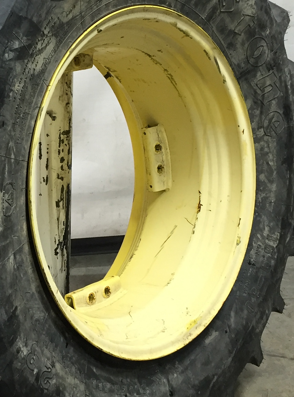 30''D x 15''W Rim with Clamp/U-Clamp (groups of 2 bolts) Wheel WS002805