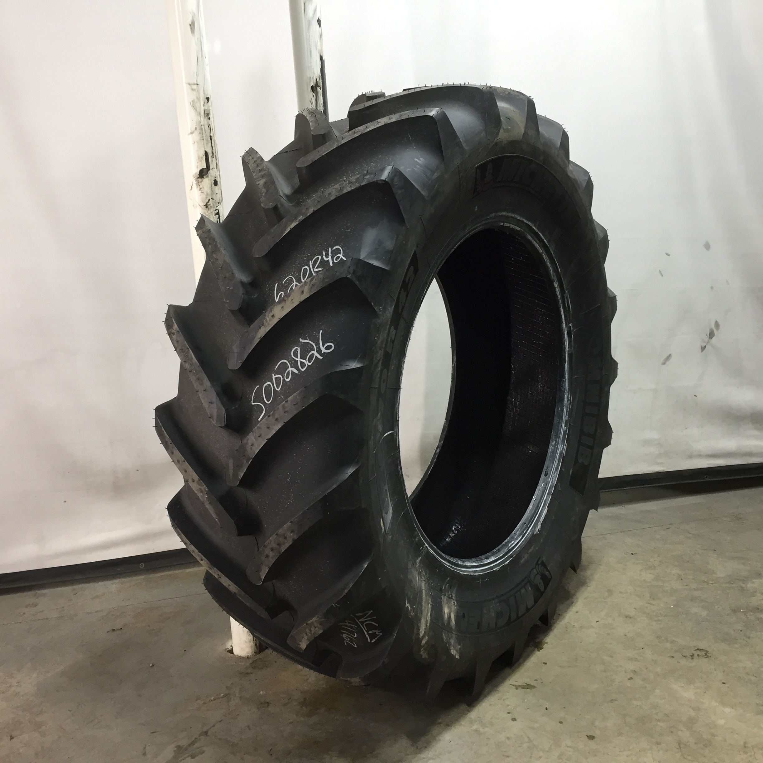 620/70R42 Michelin OmniBib R-1W Tire S002826