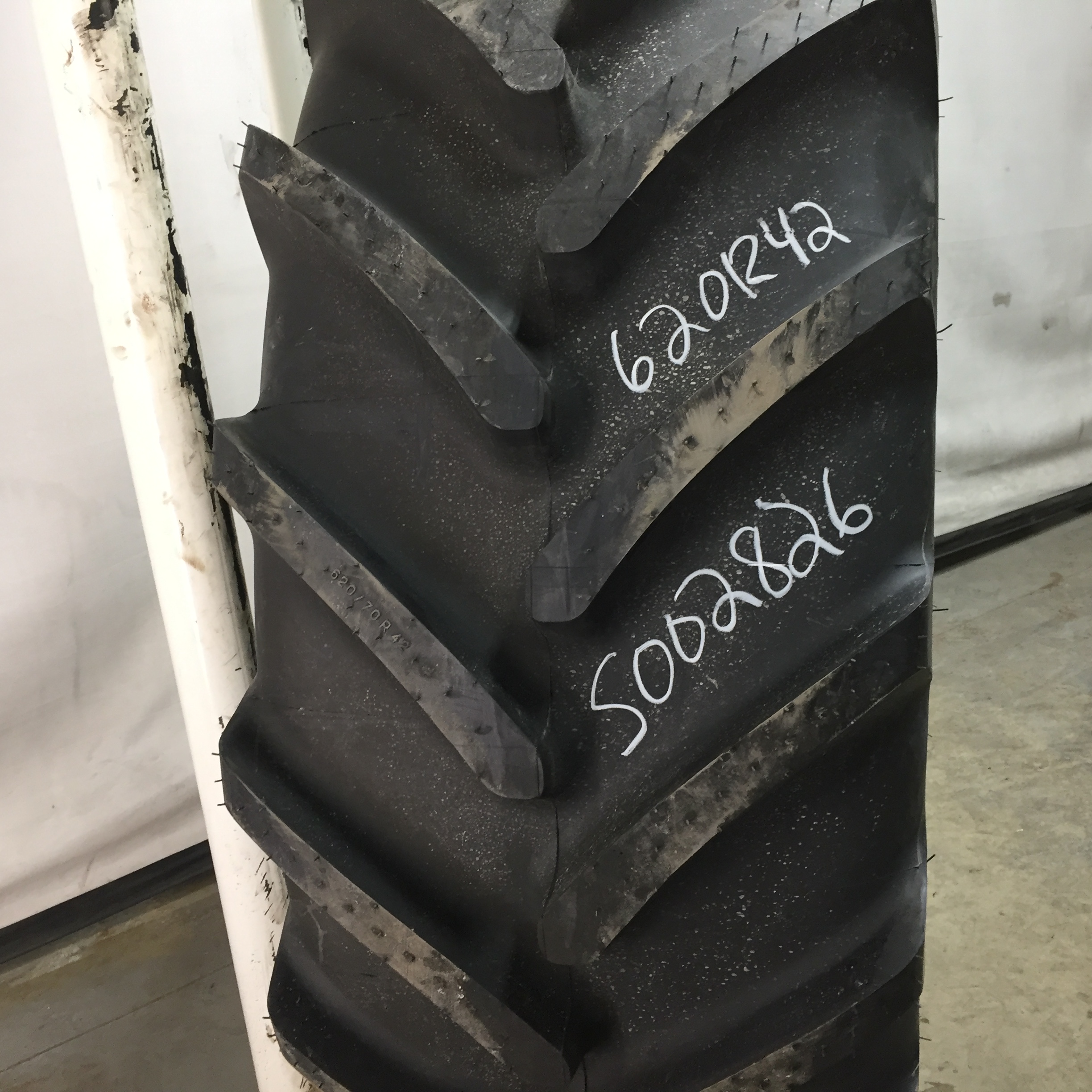 620/70R42 Michelin OmniBib R-1W Tire S002826