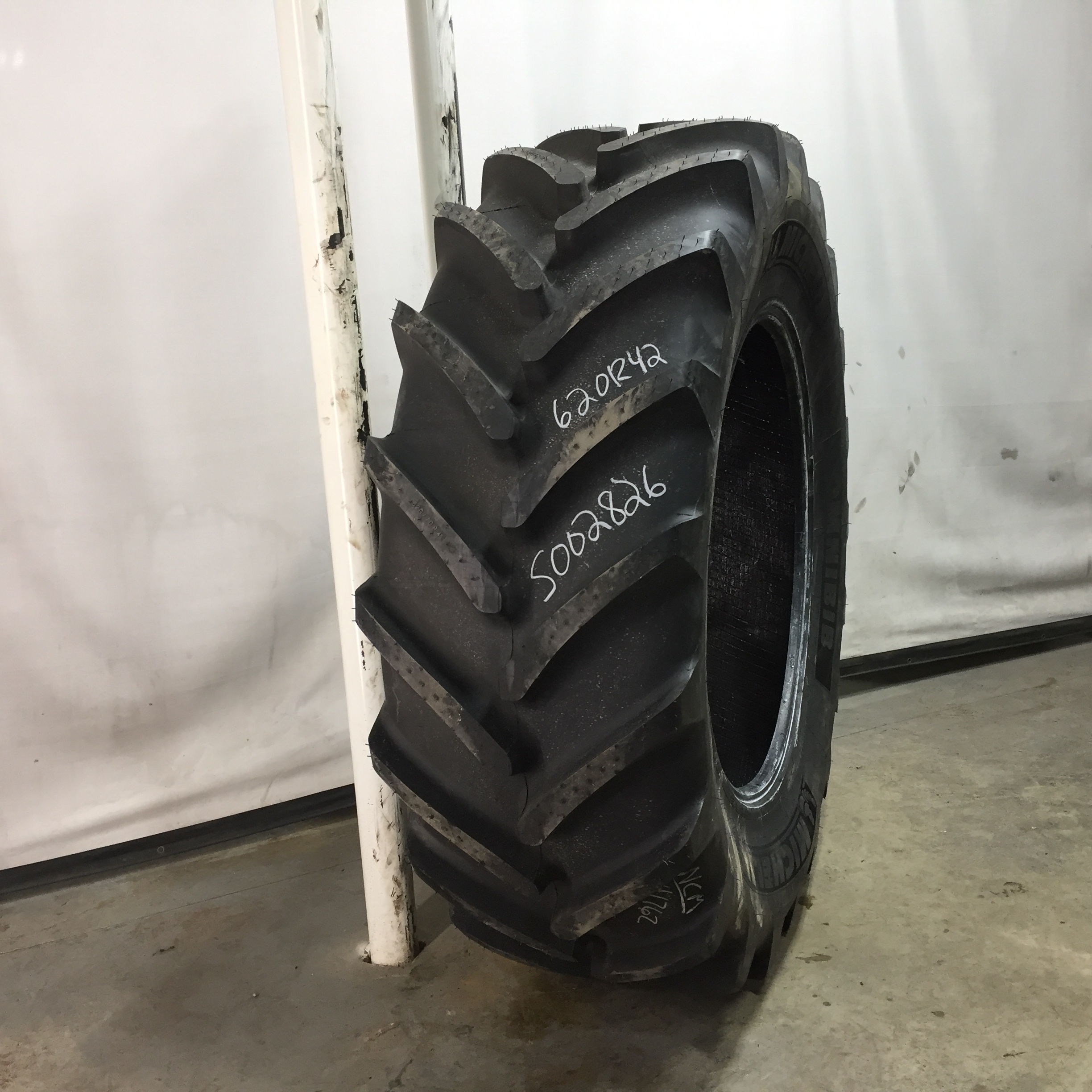620/70R42 Michelin OmniBib R-1W Tire S002826