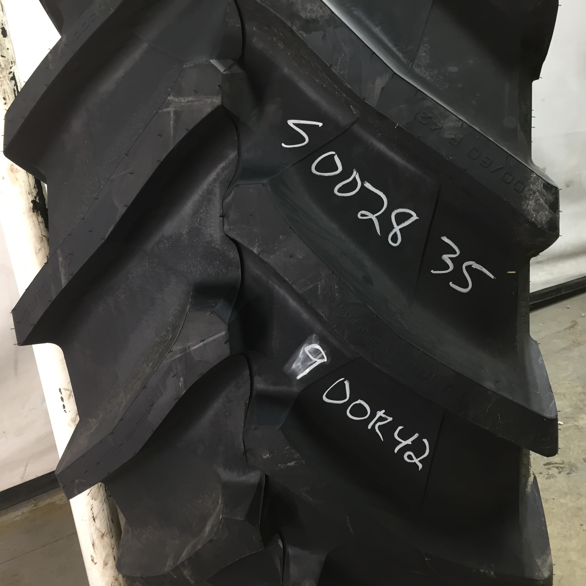 900/60R42 Trelleborg TM1000 High Power R-1W Tire S002835